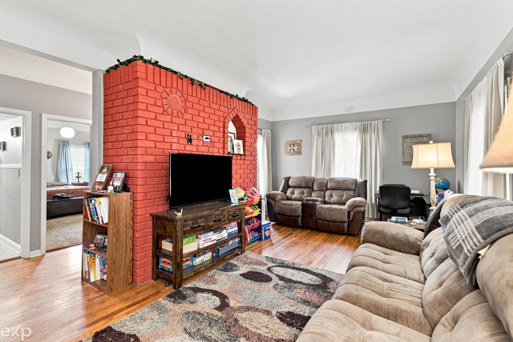 main property photo 8