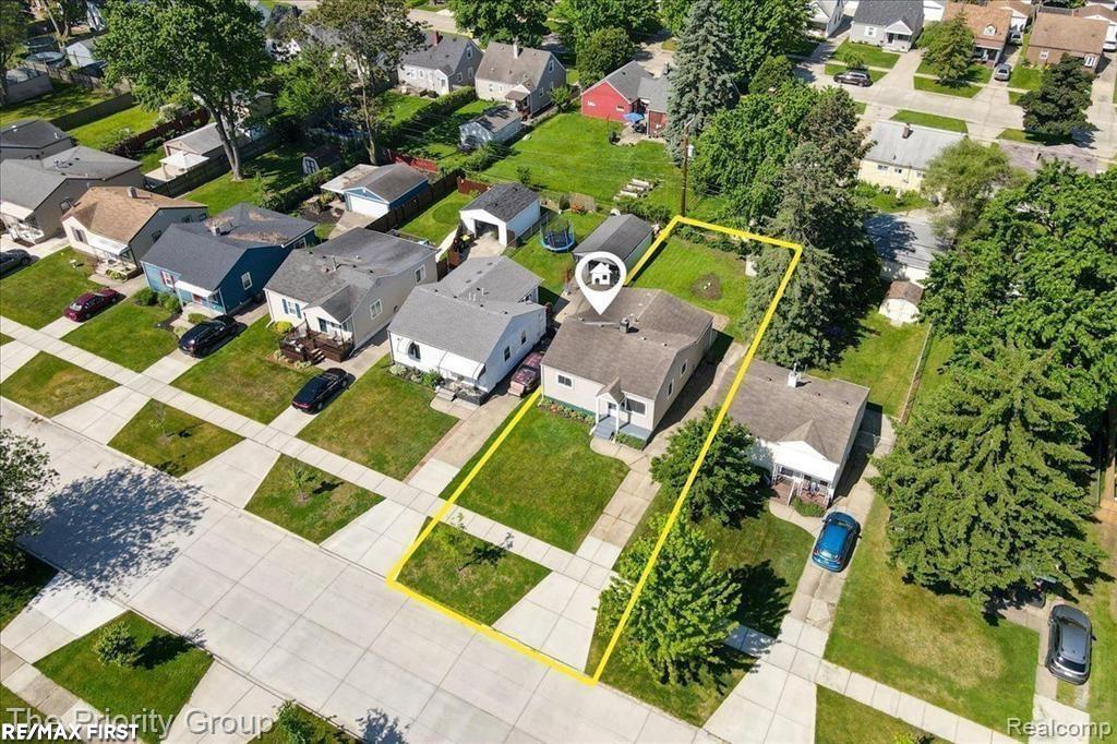 main property photo 25