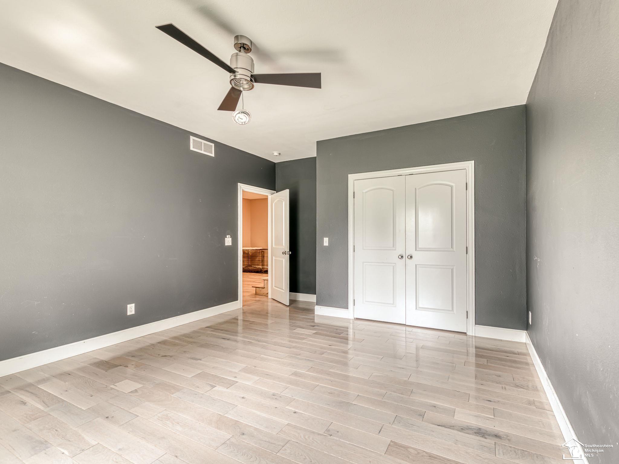 property viewer photo 23