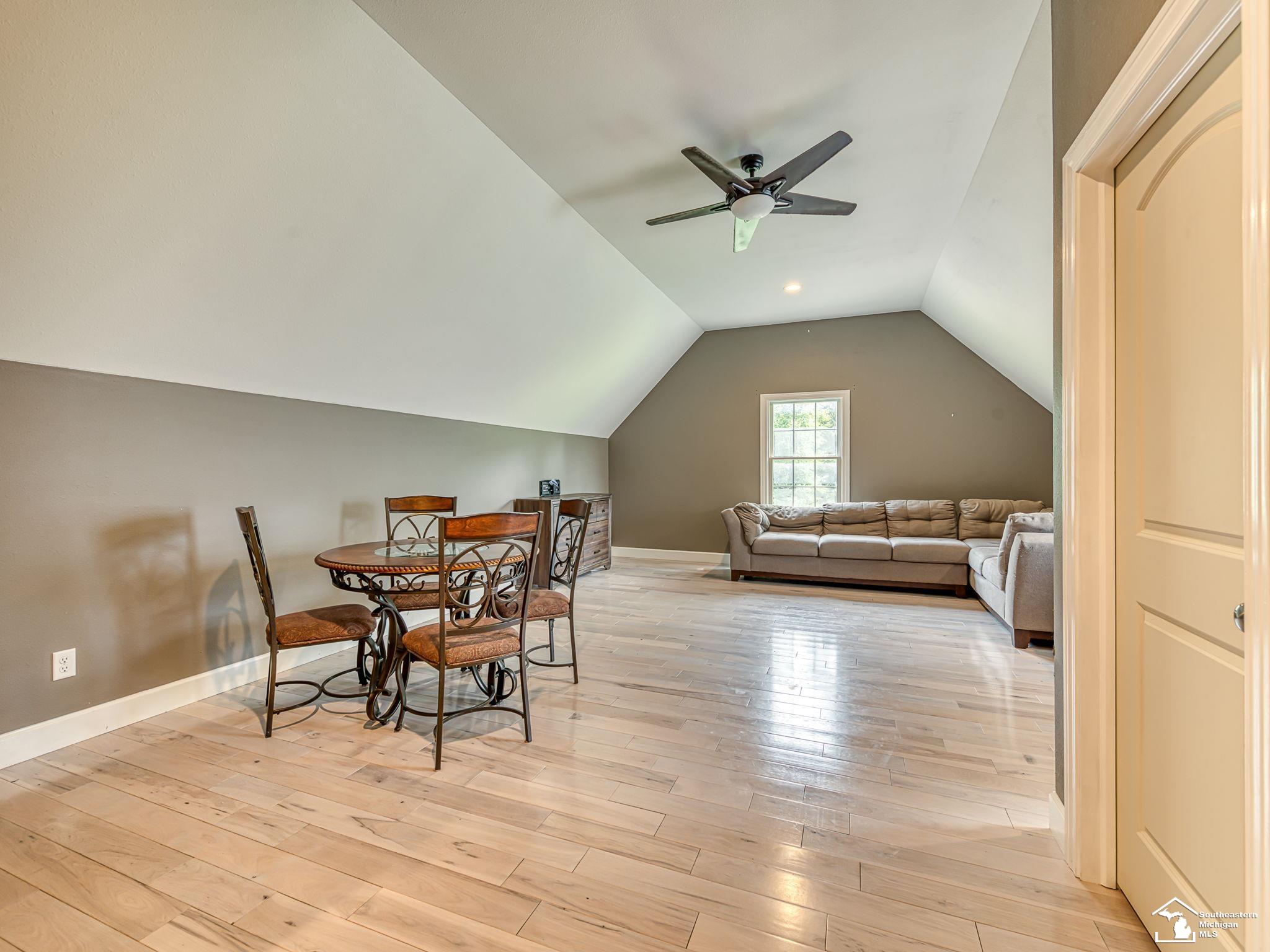 property viewer photo 28