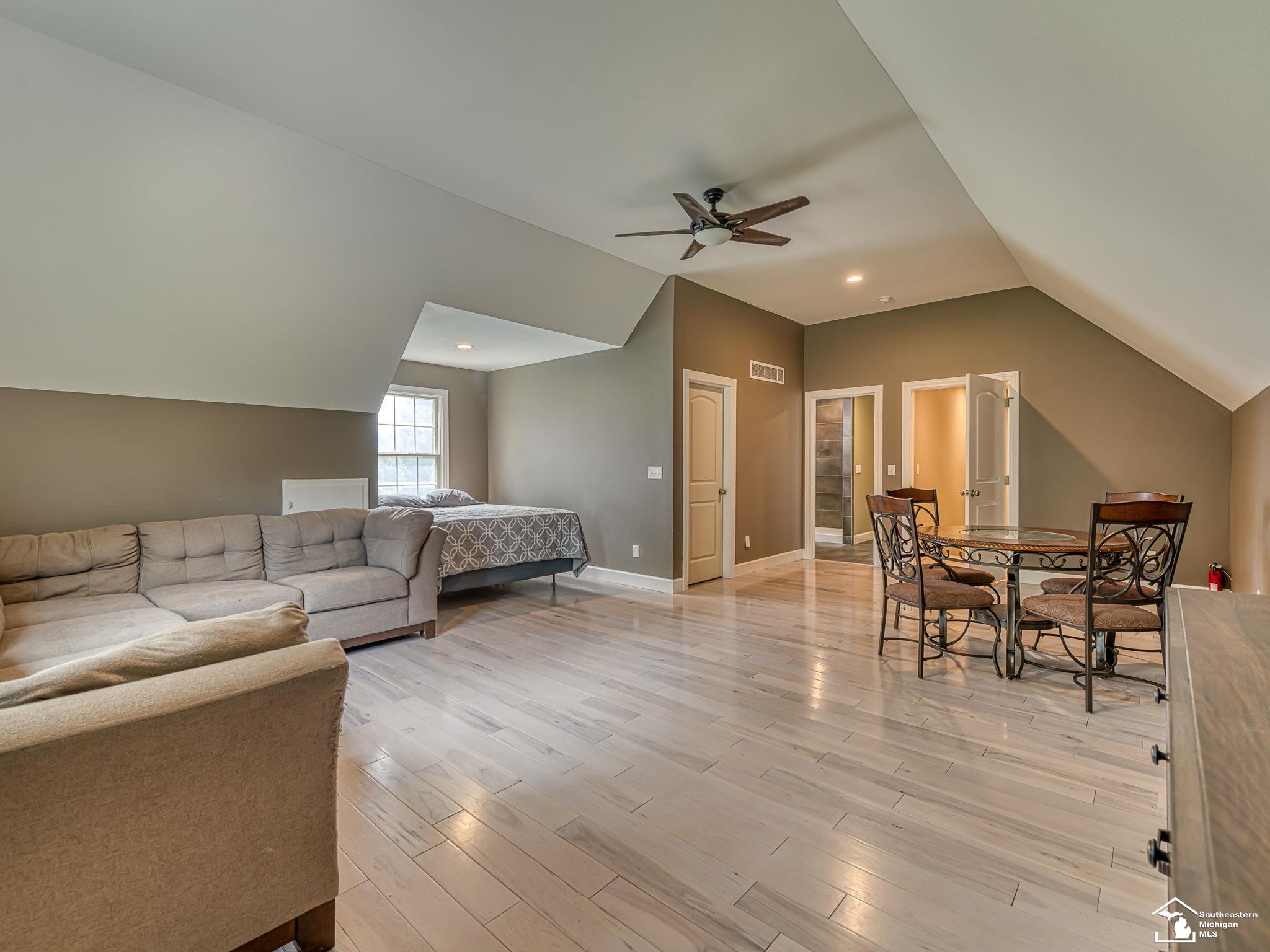 property viewer photo 29