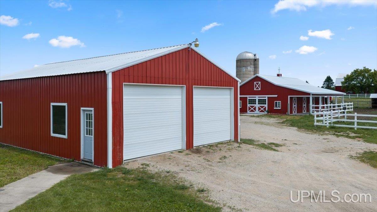 main property photo 59