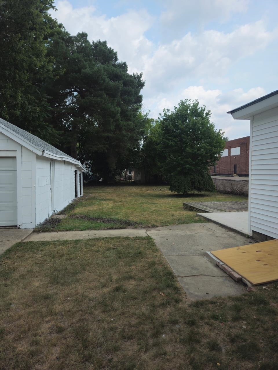 main property photo 12