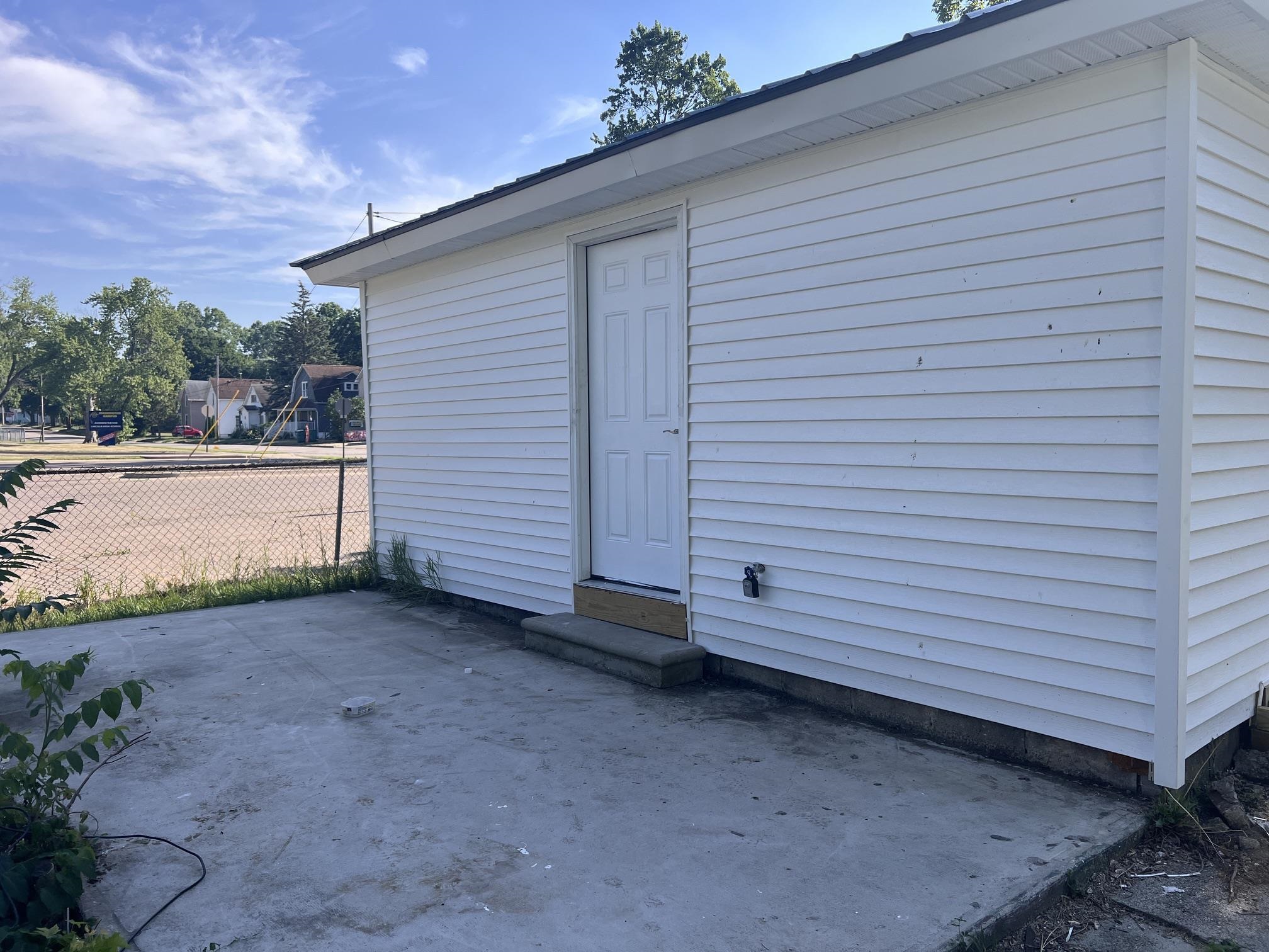 main property photo 8