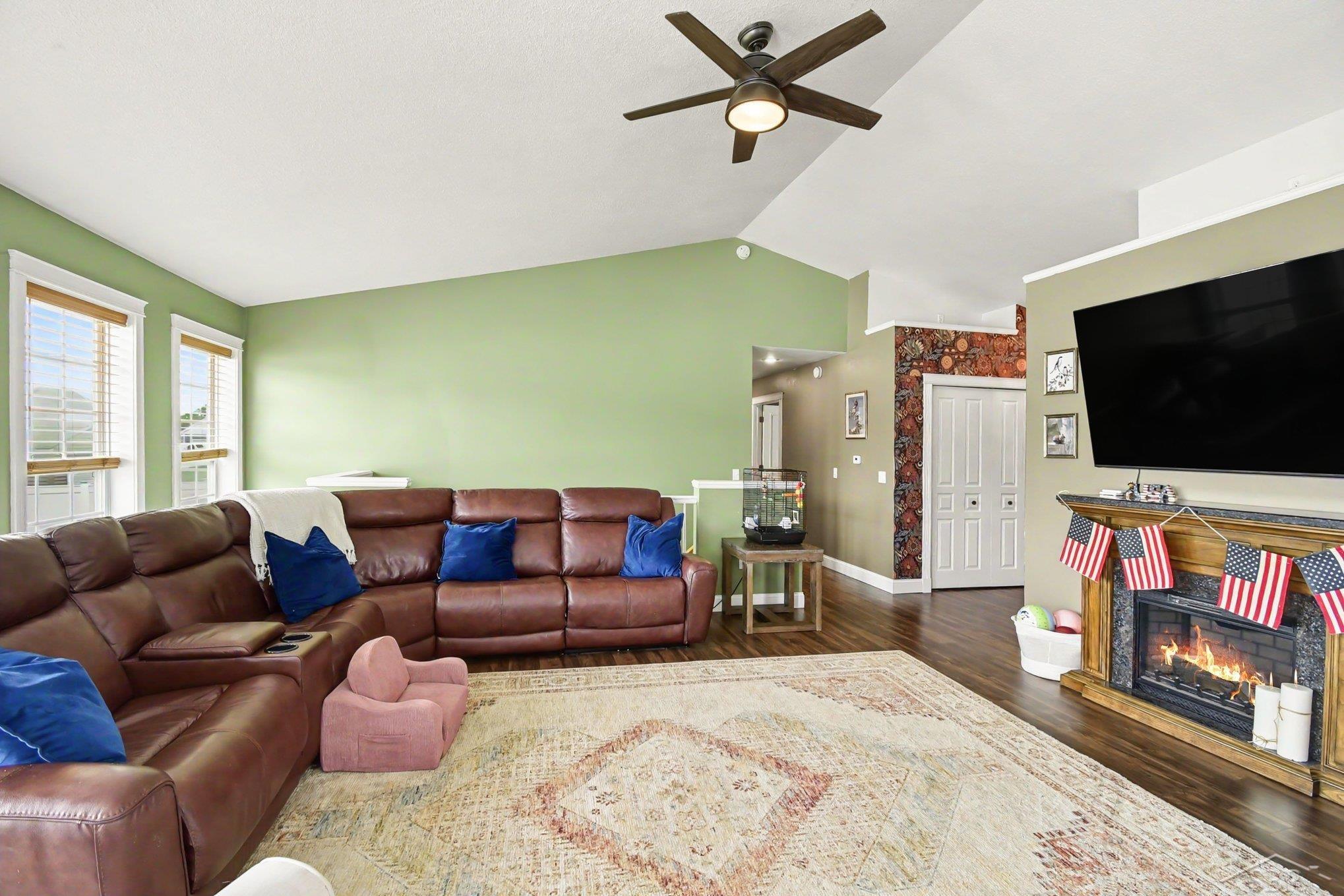 property viewer photo 7