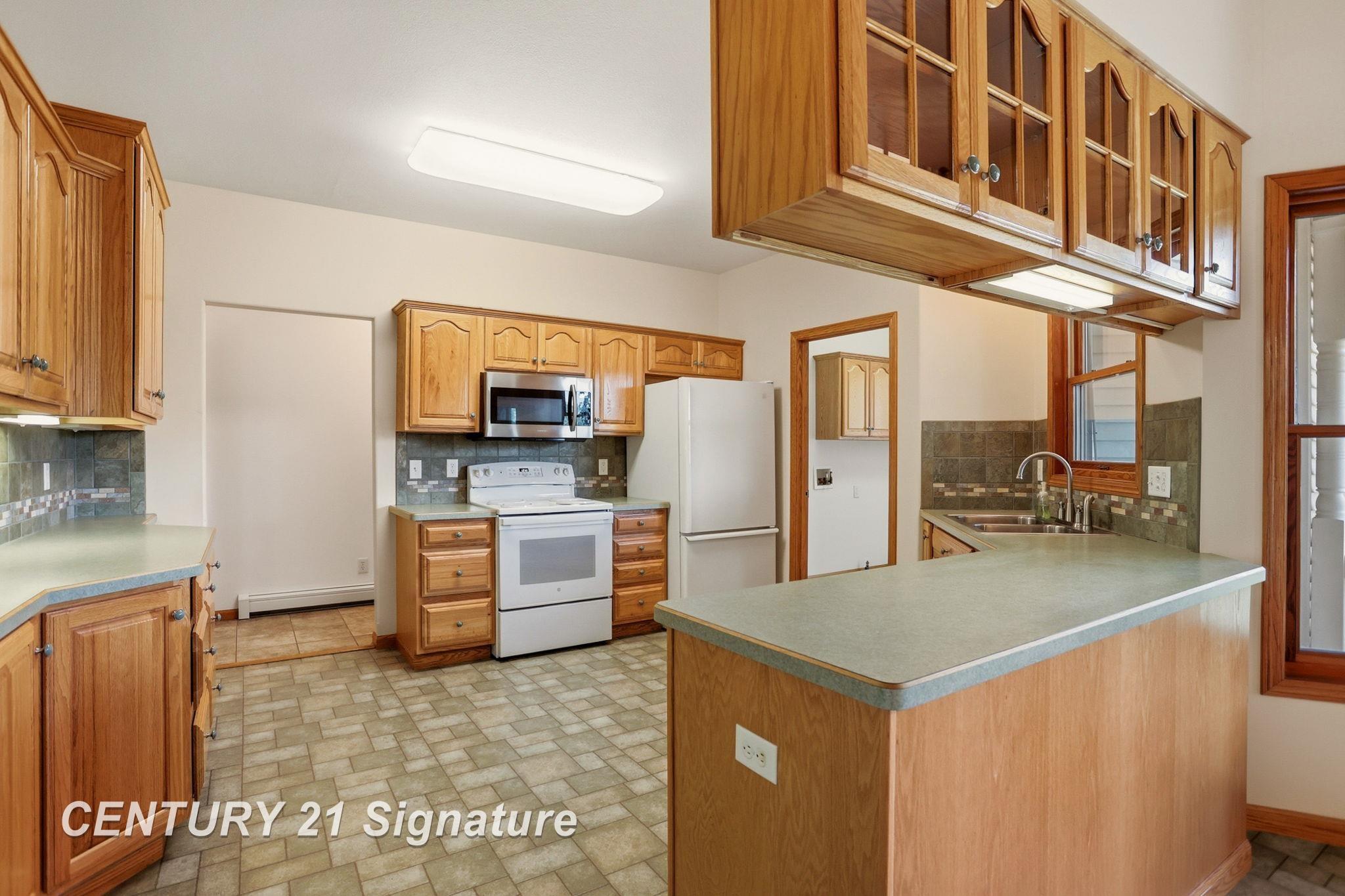 main property photo 14