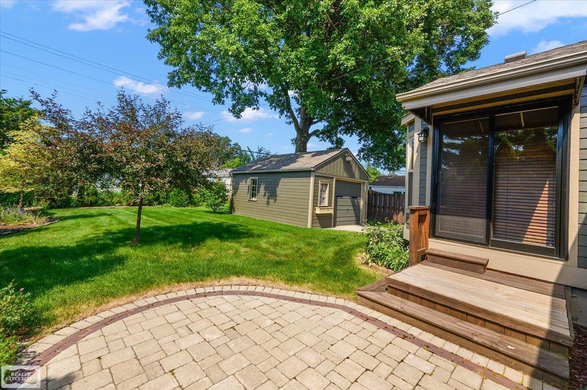 main property photo 31