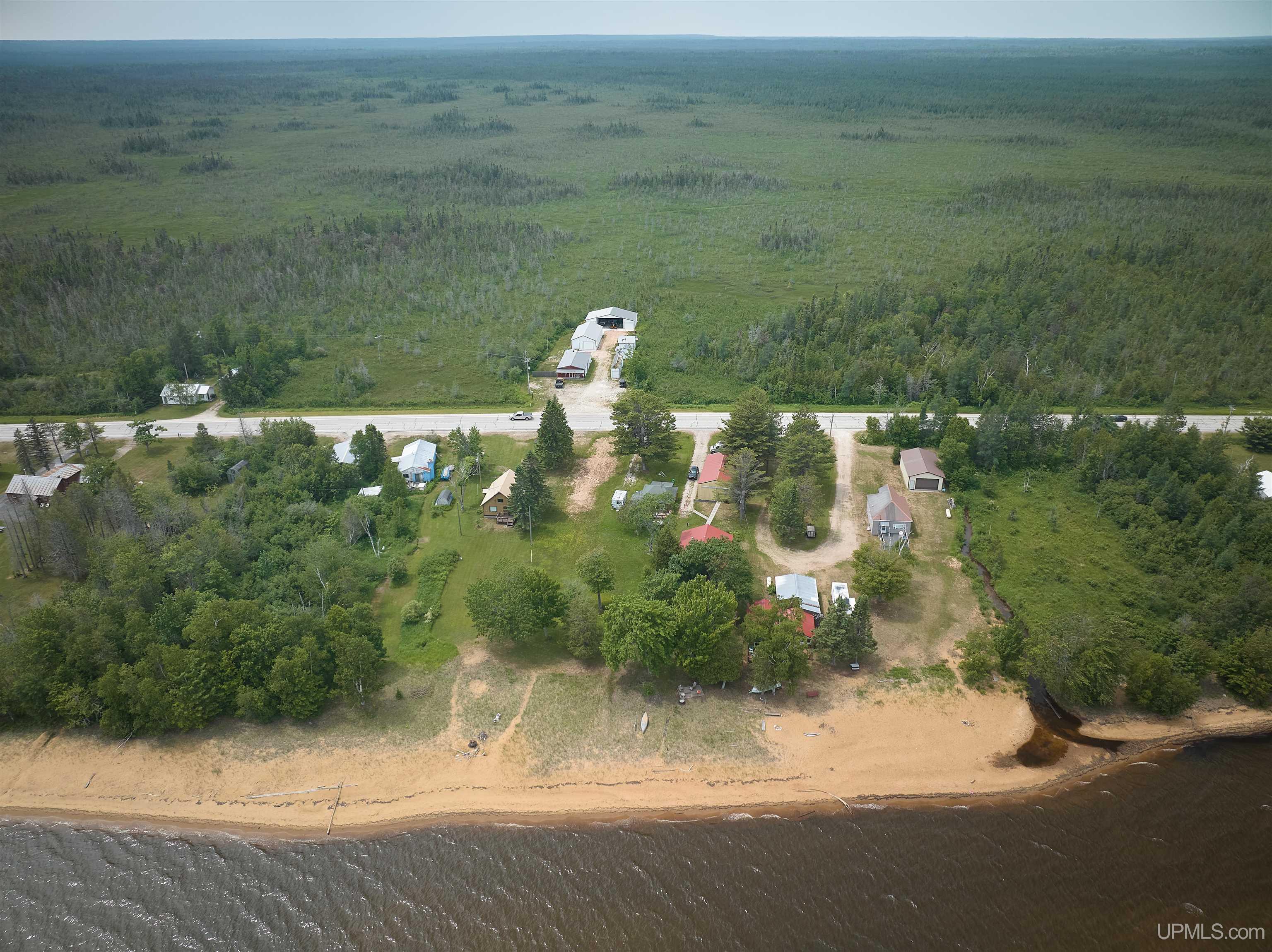main property photo 33
