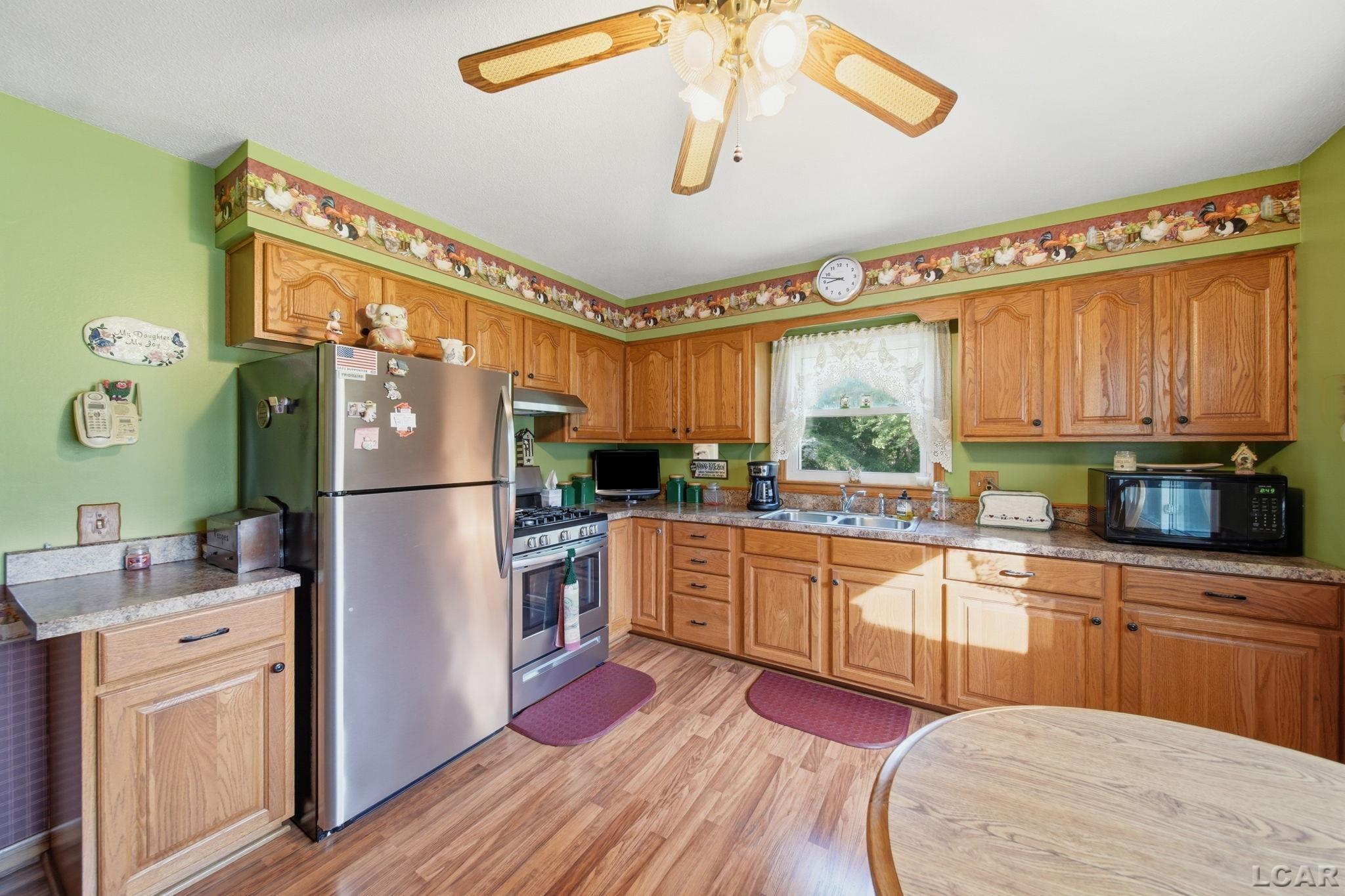 main property photo 9