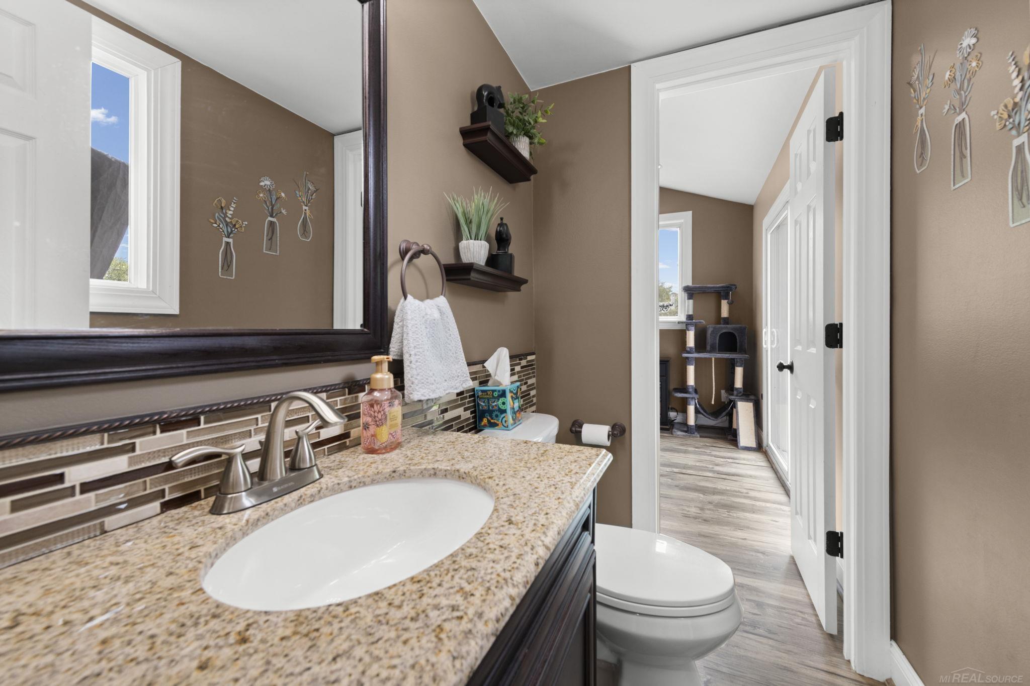 main property photo 13