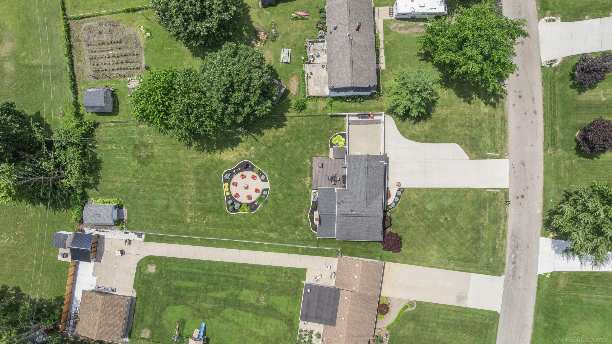 main property photo 47