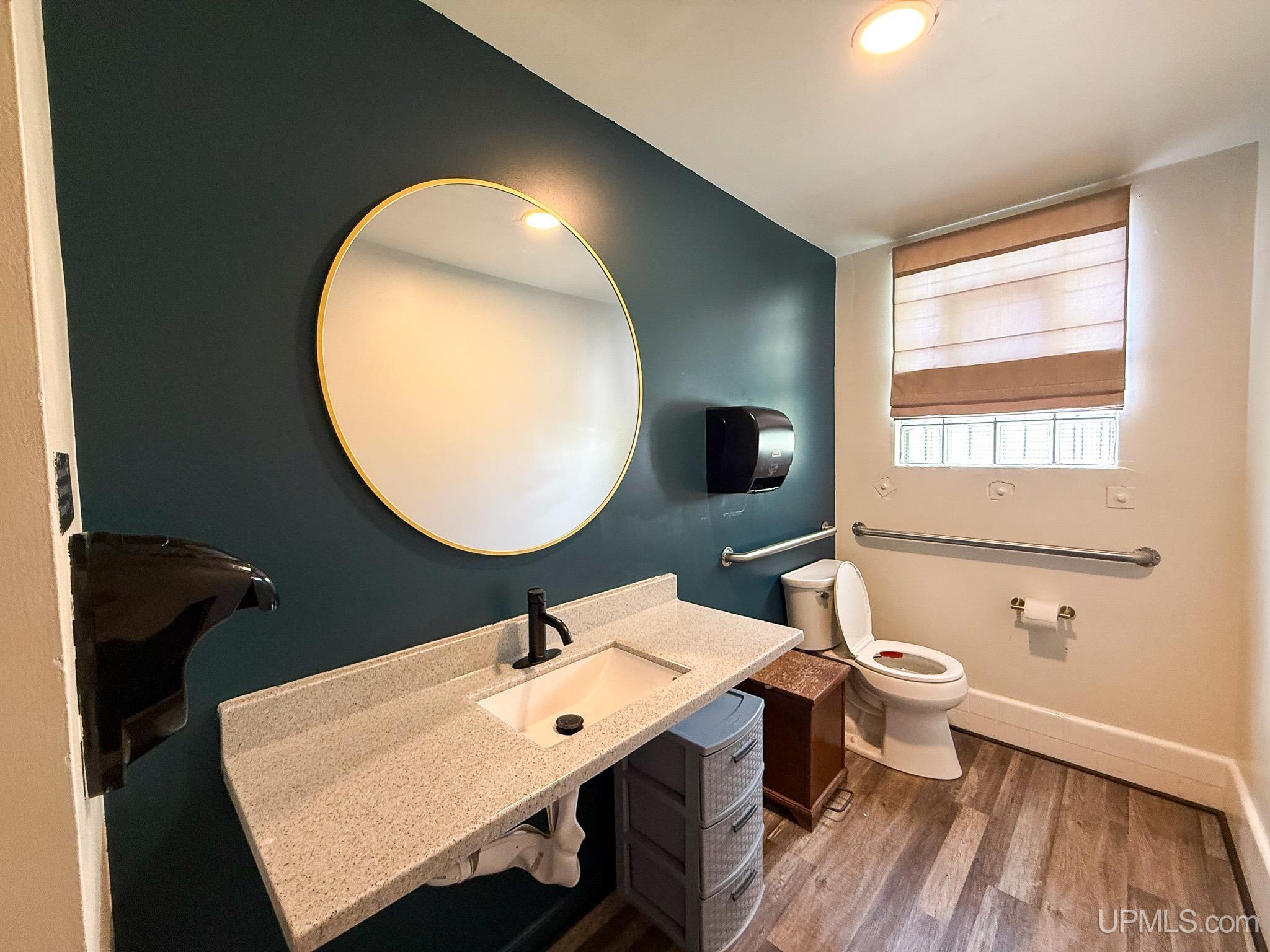 main property photo 13