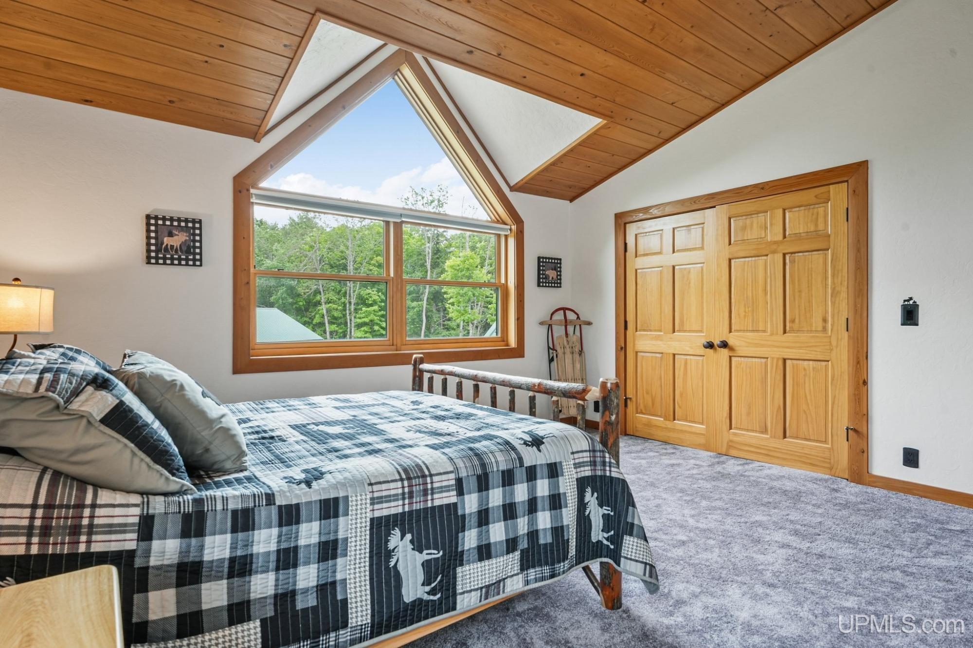 main property photo 78