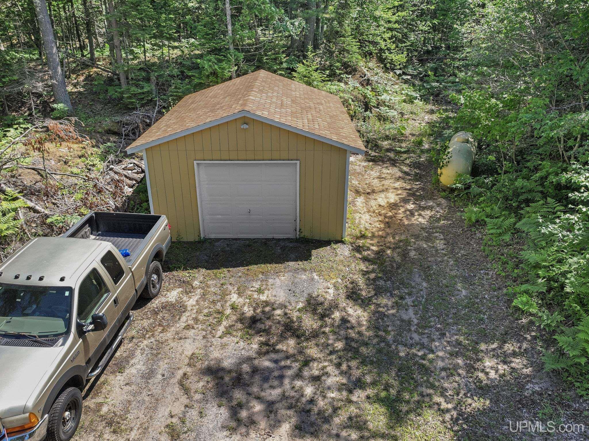 main property photo 67