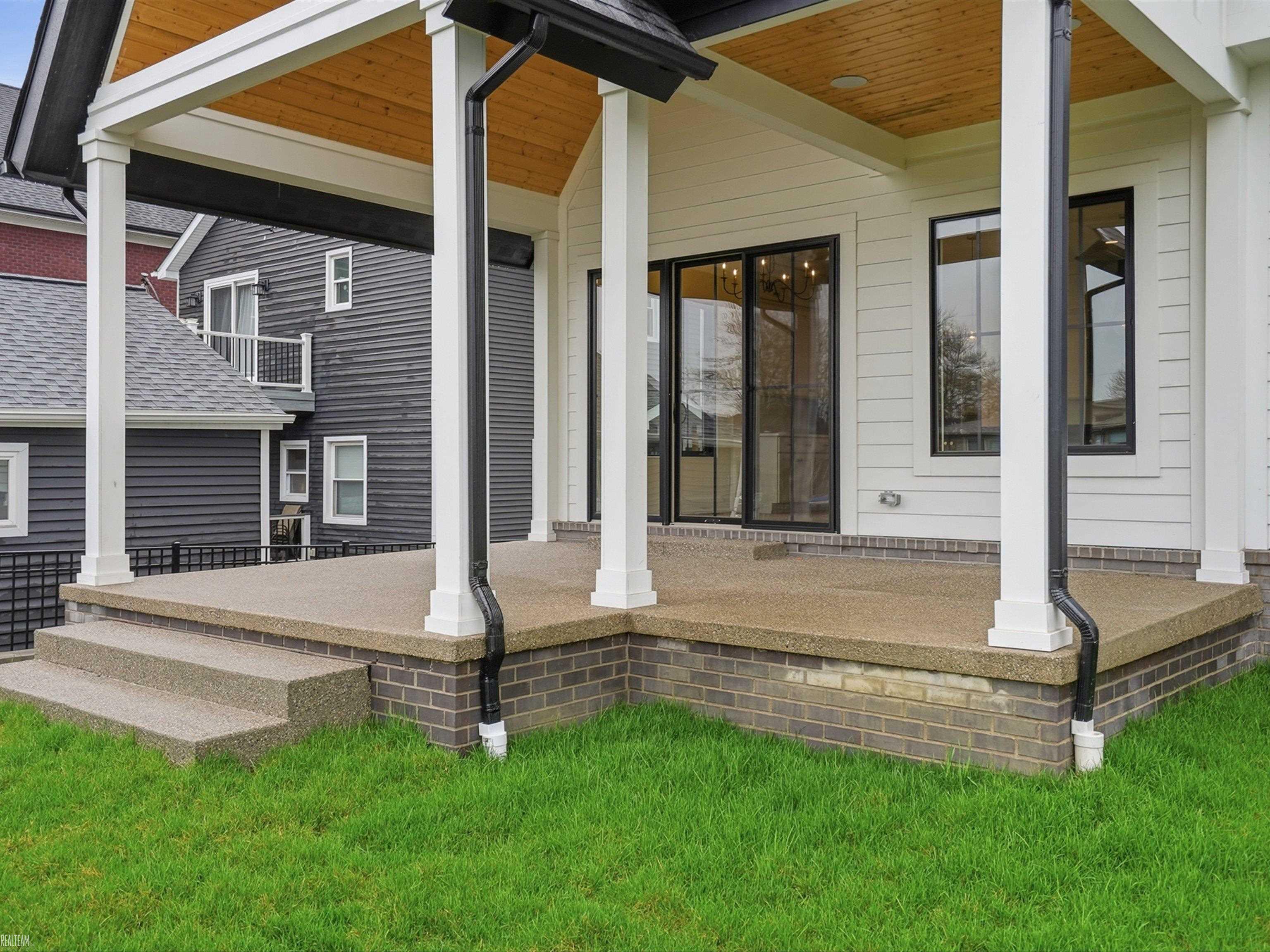 main property photo 61