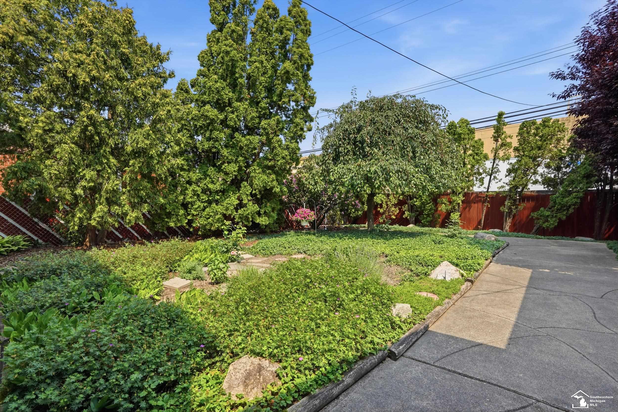 property viewer photo 42