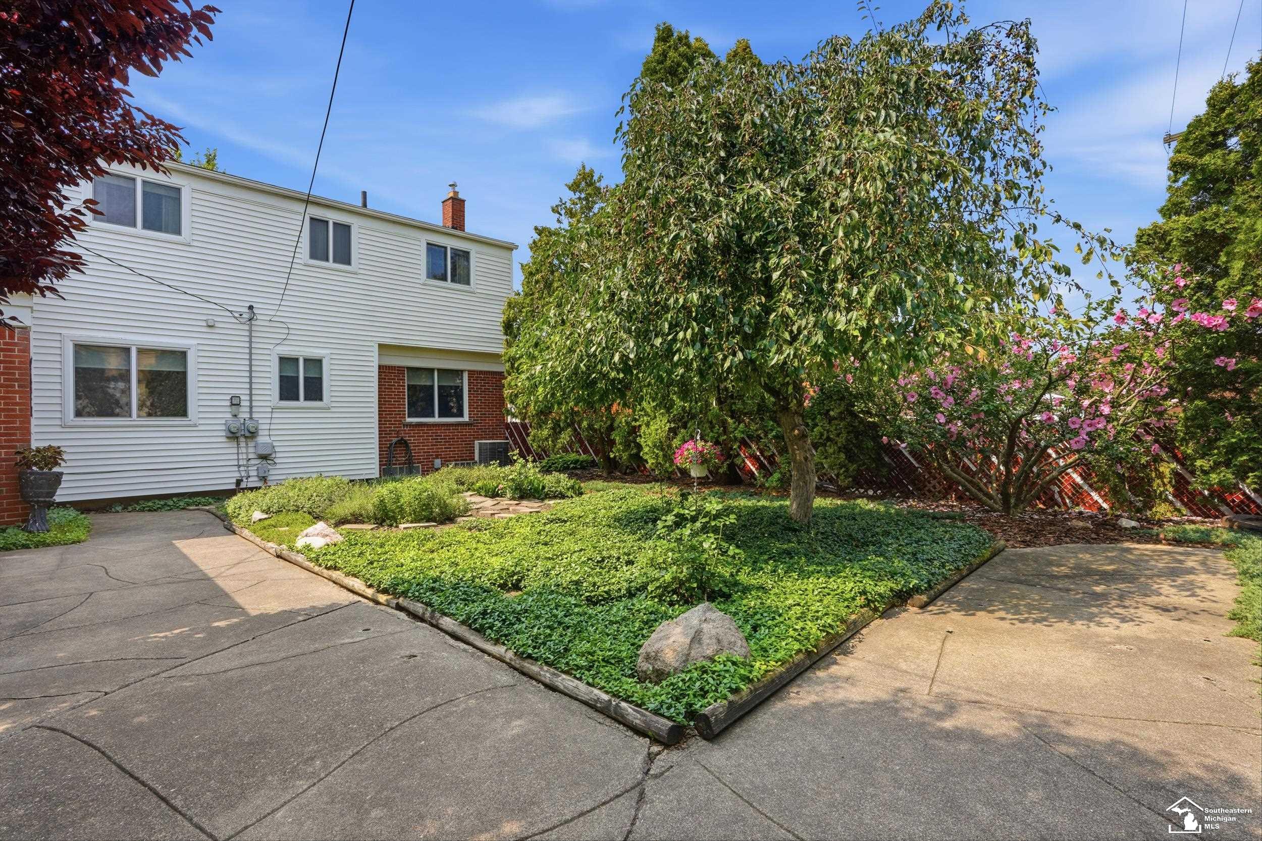 property viewer photo 43