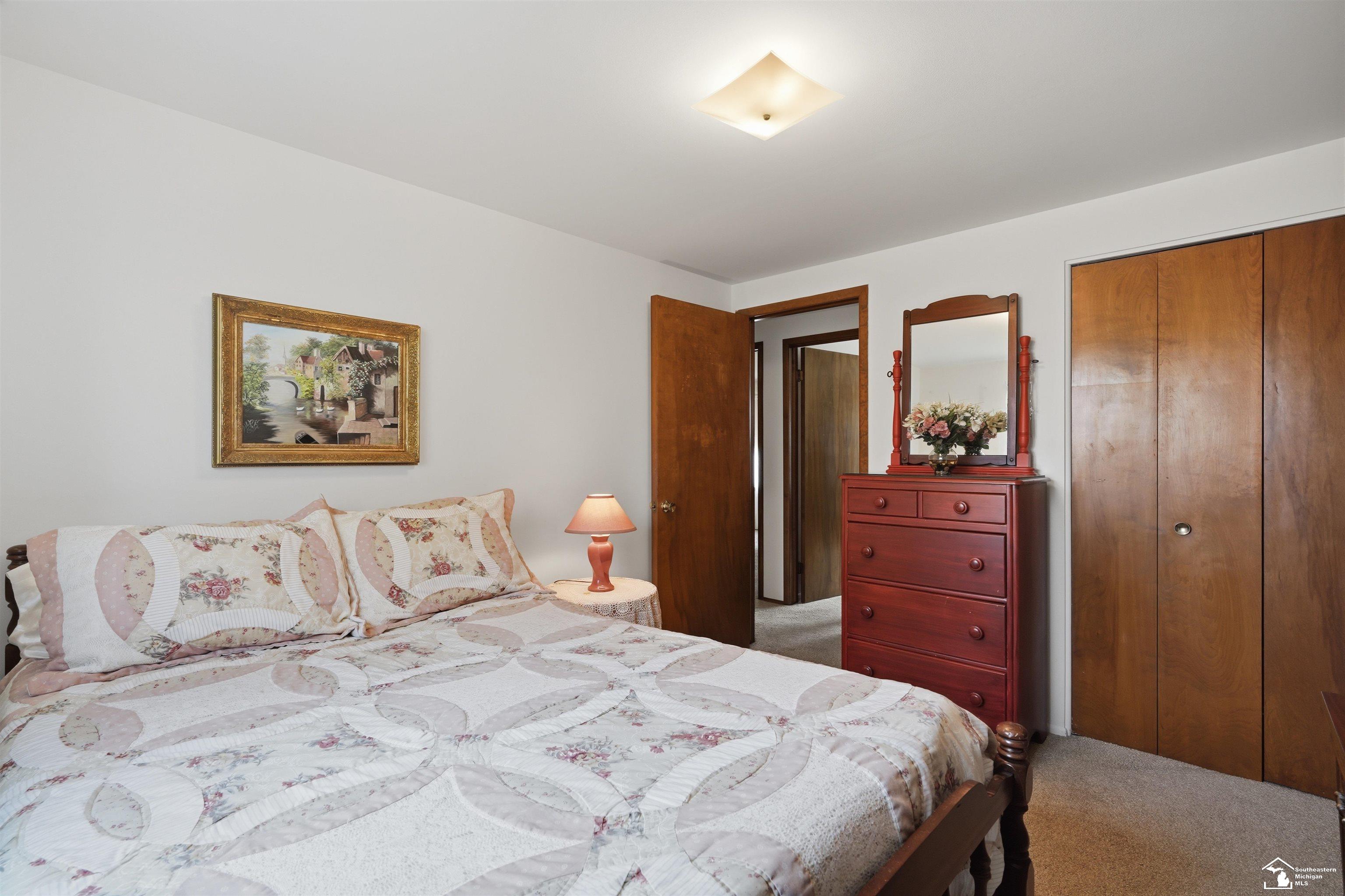 property viewer photo 47