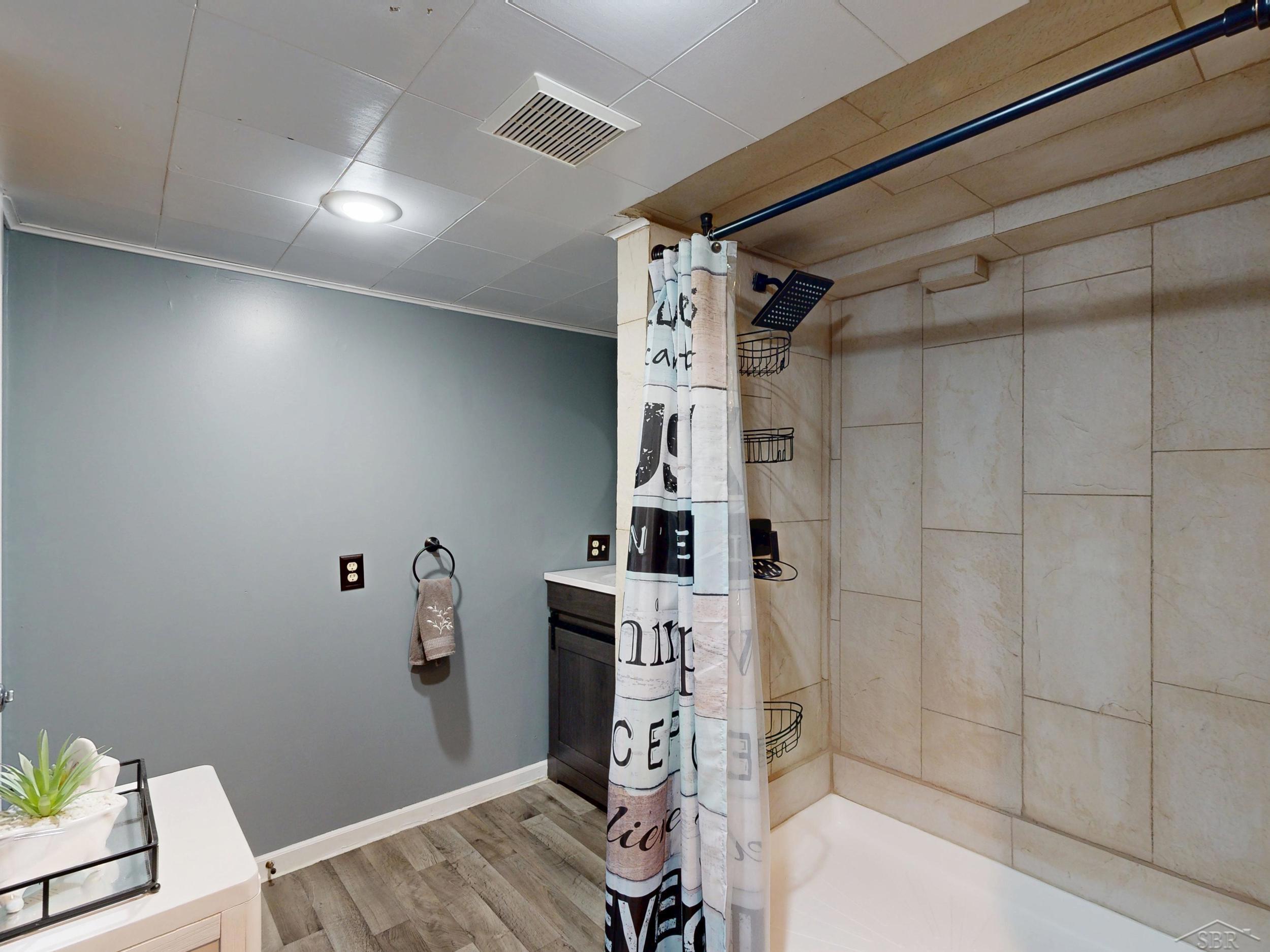property viewer photo 44