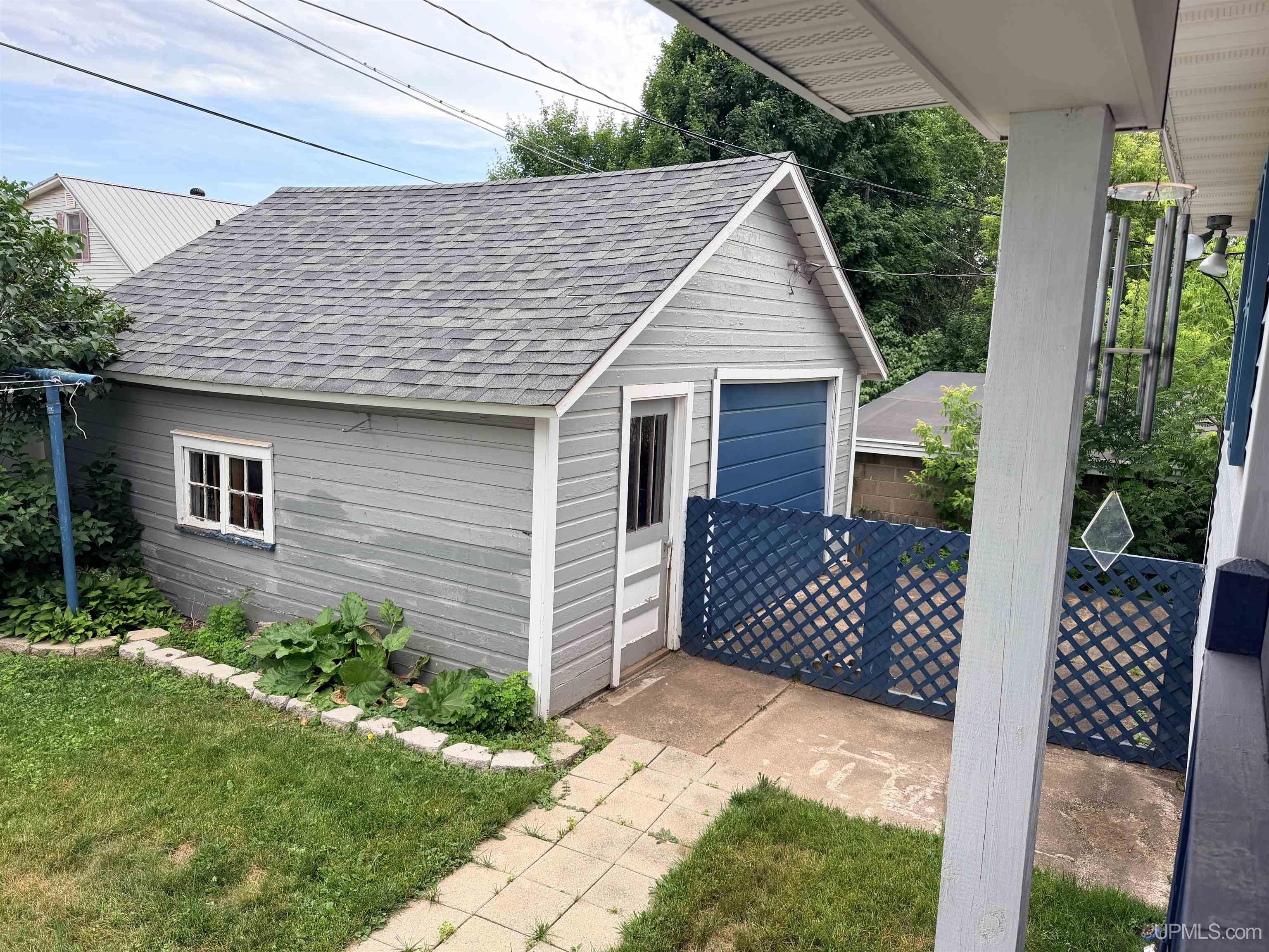 main property photo 4