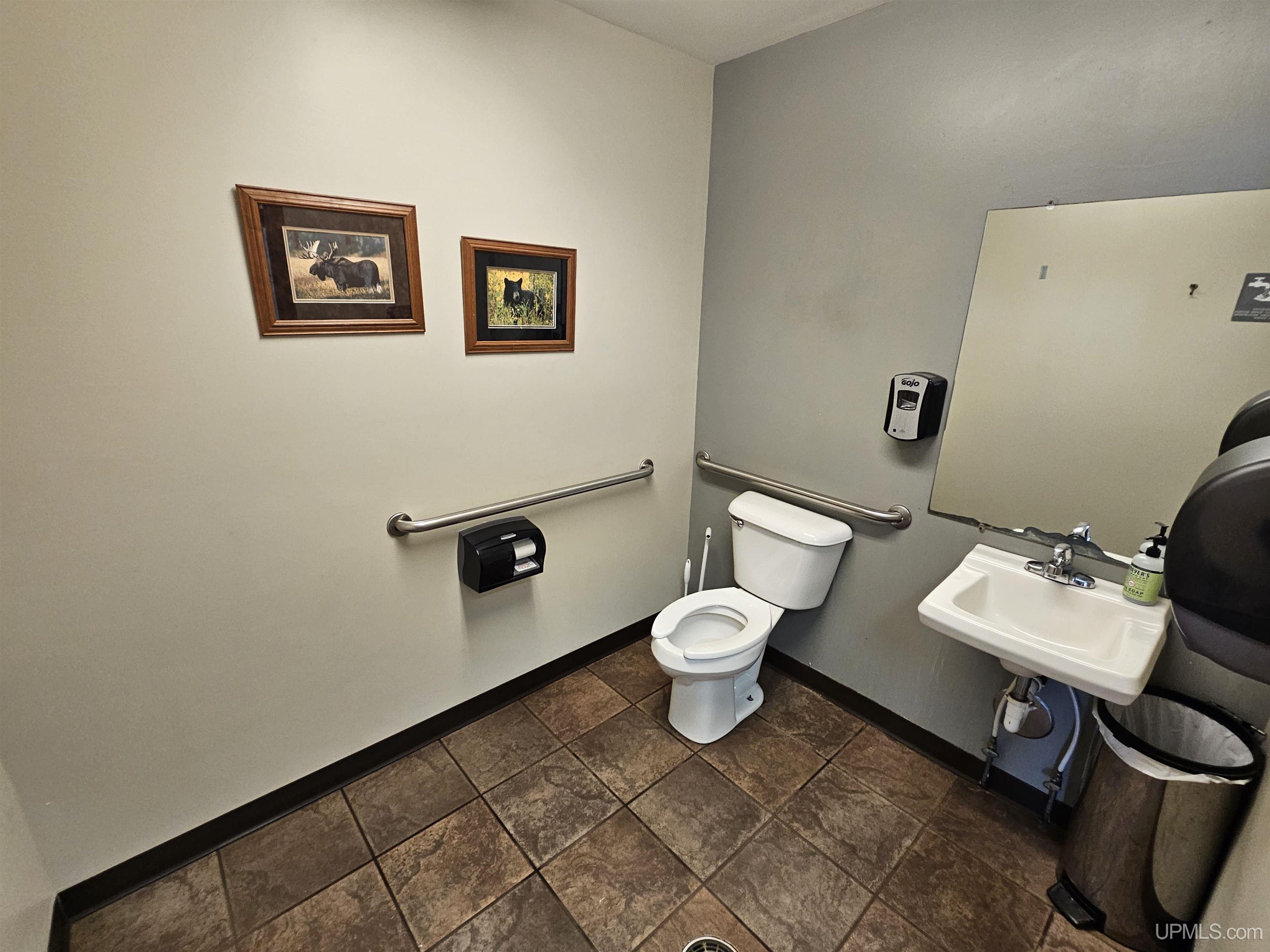 main property photo 24