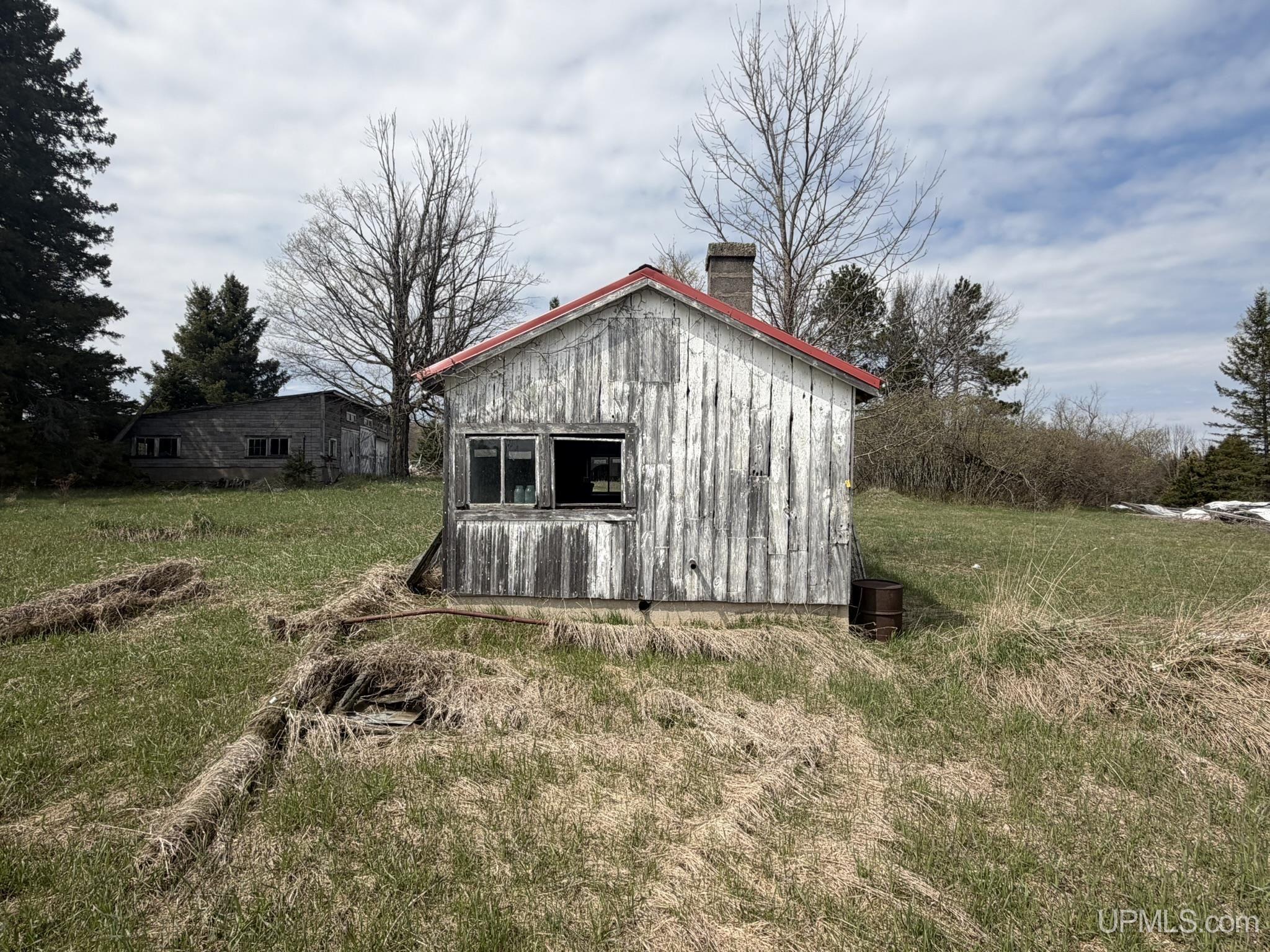 main property photo 7