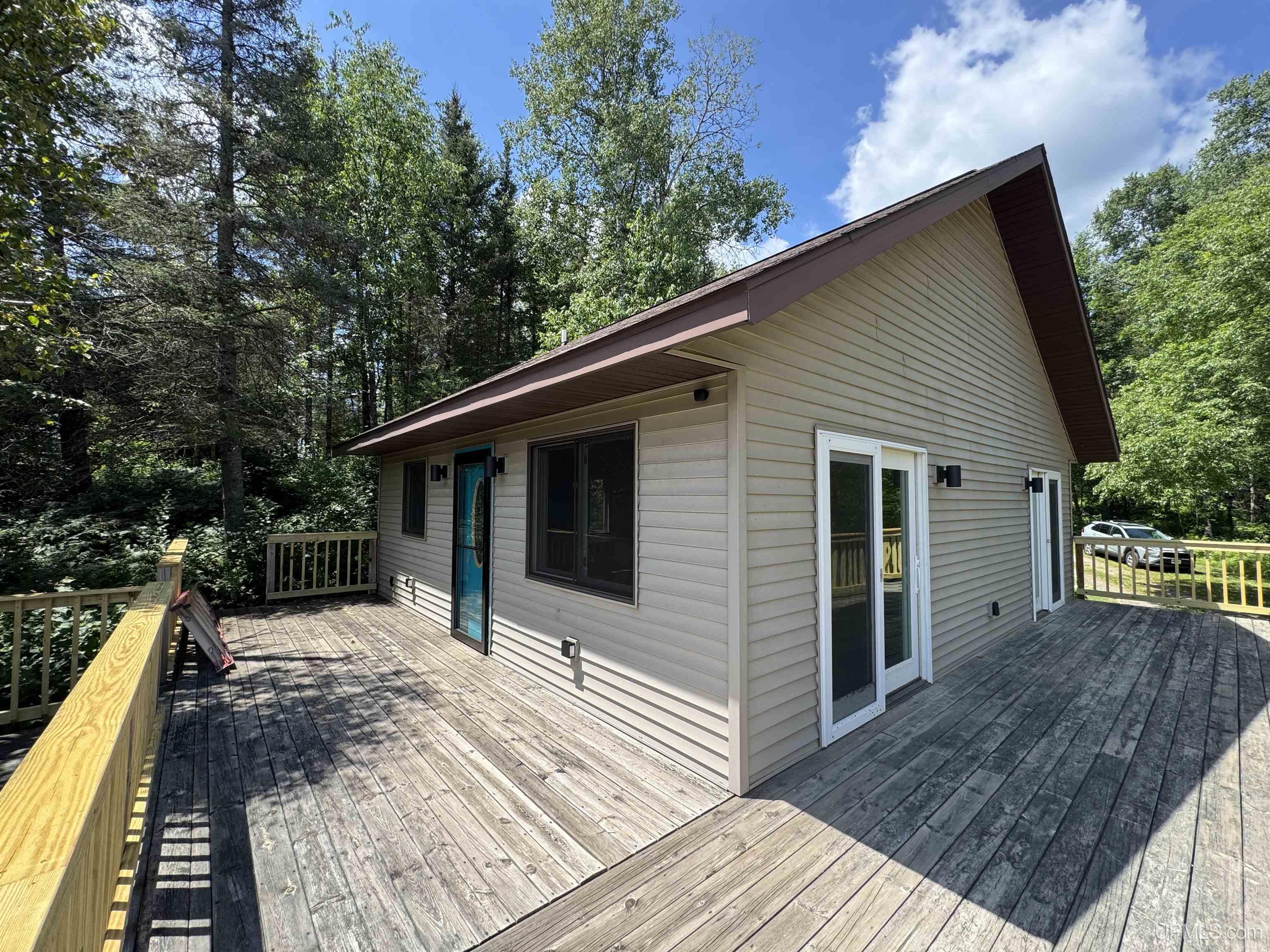 main property photo 14