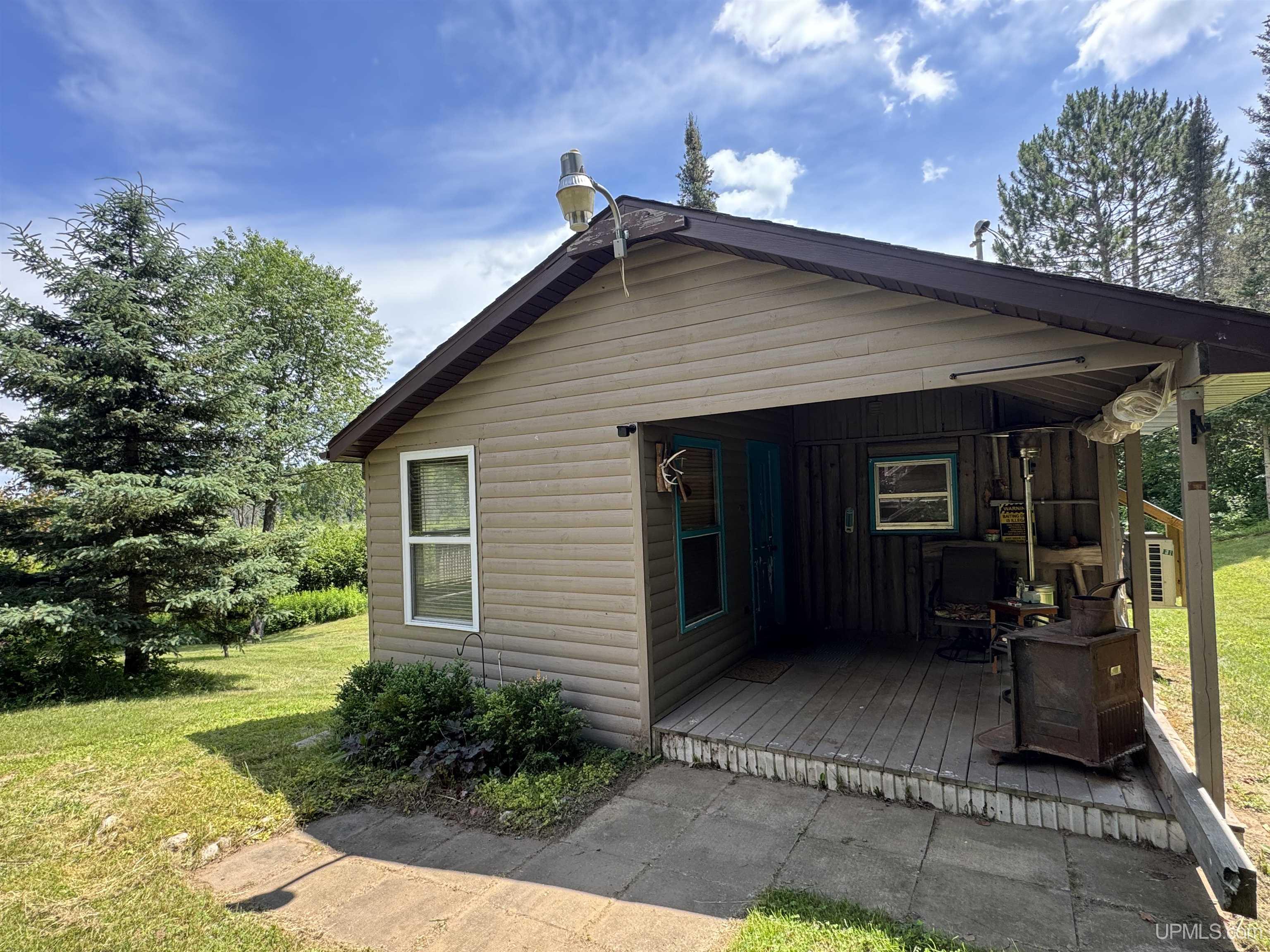 main property photo 17