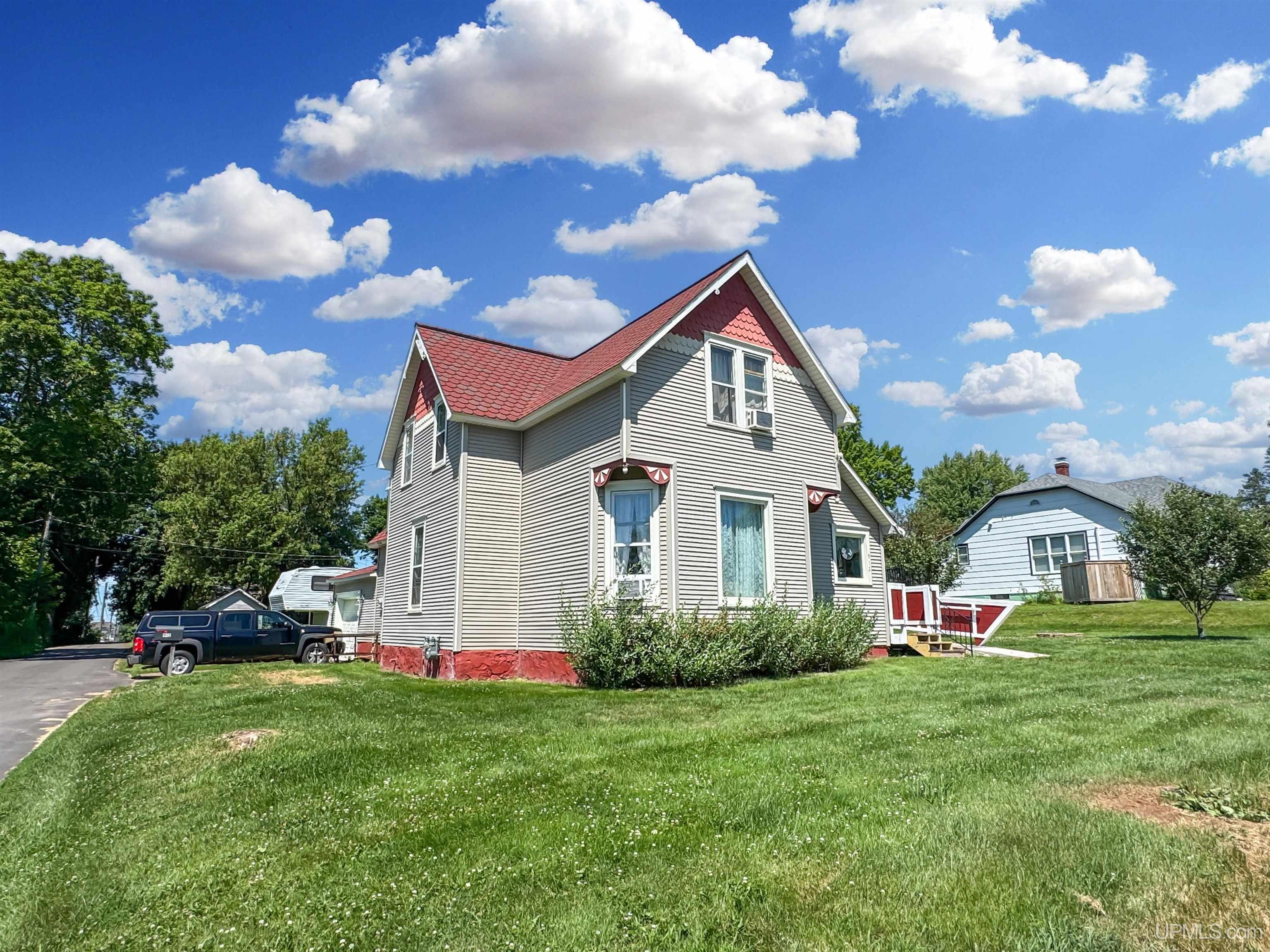 main property photo 23