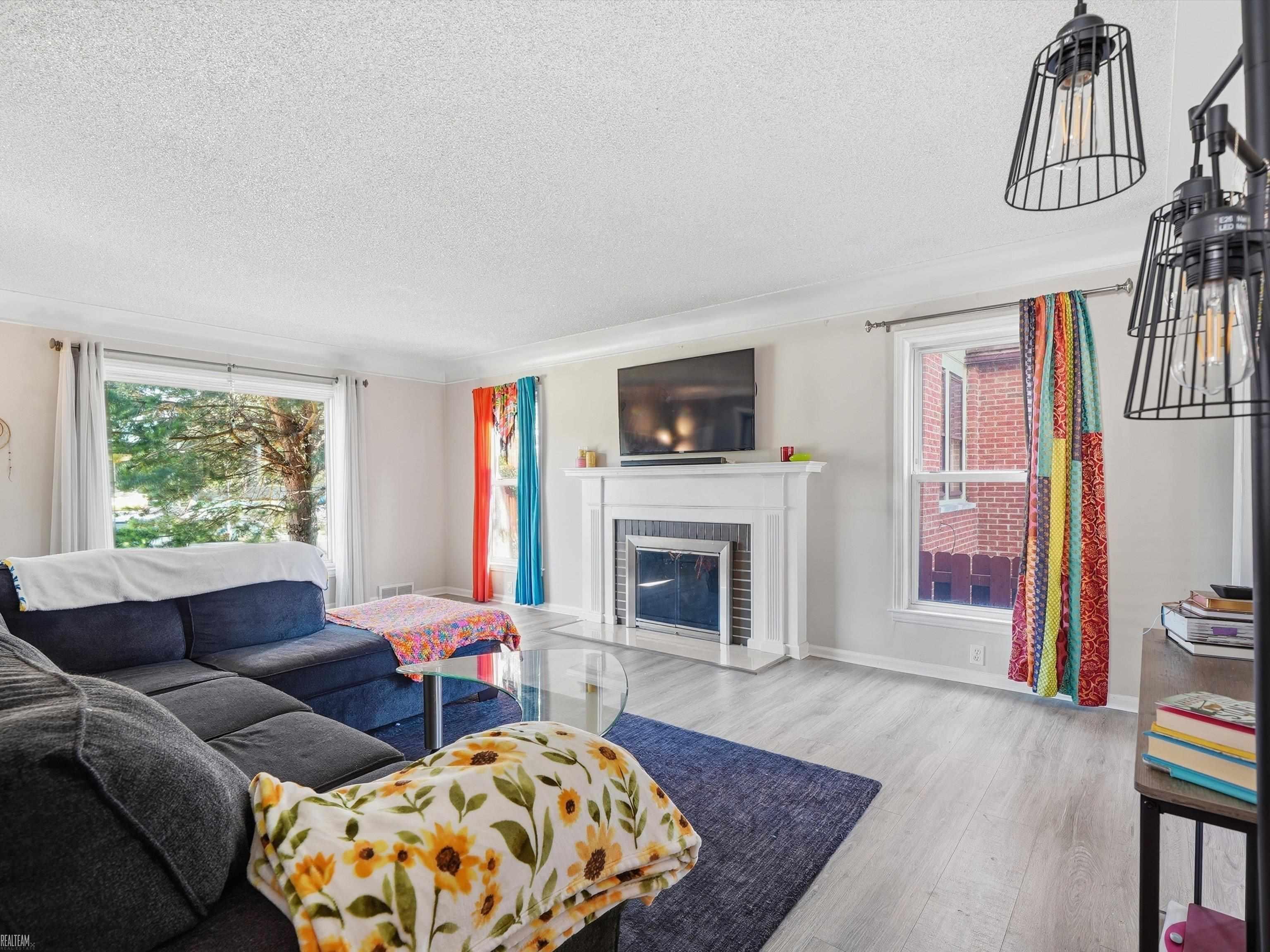 property viewer photo 4
