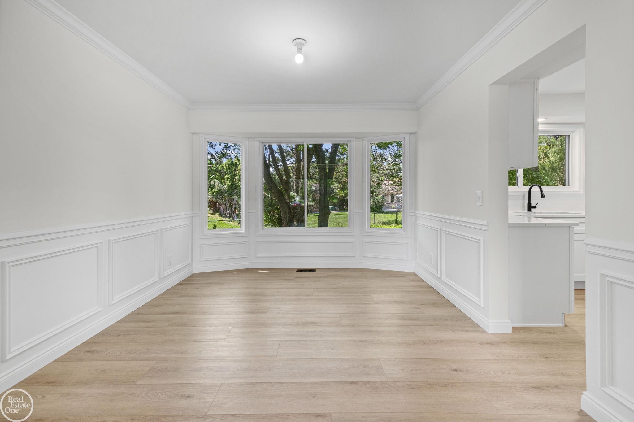 property viewer photo 10