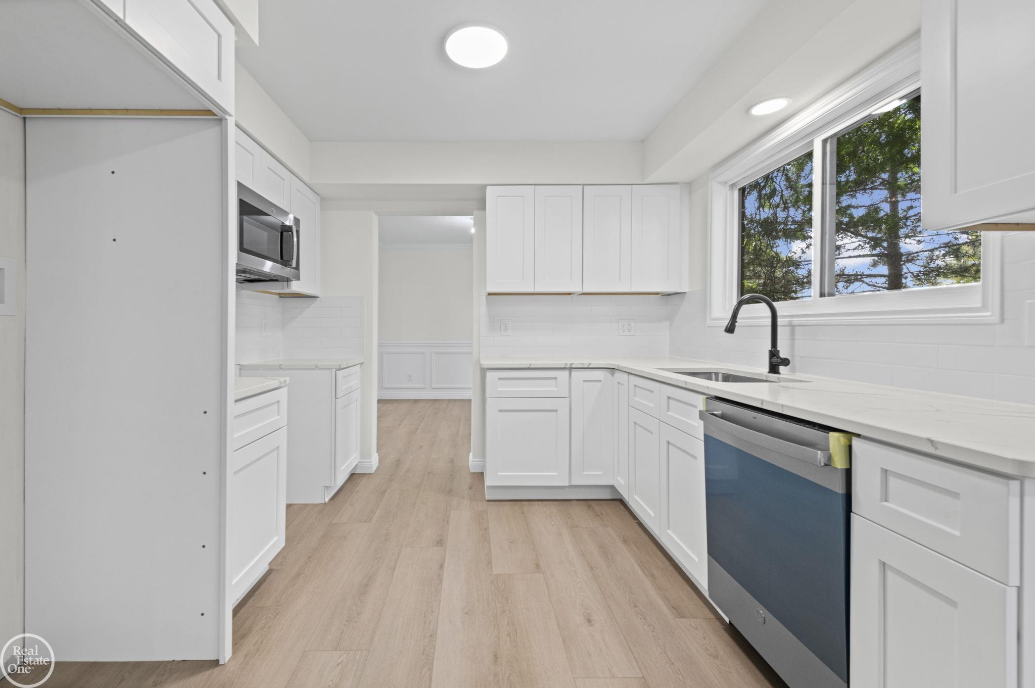 property viewer photo 13