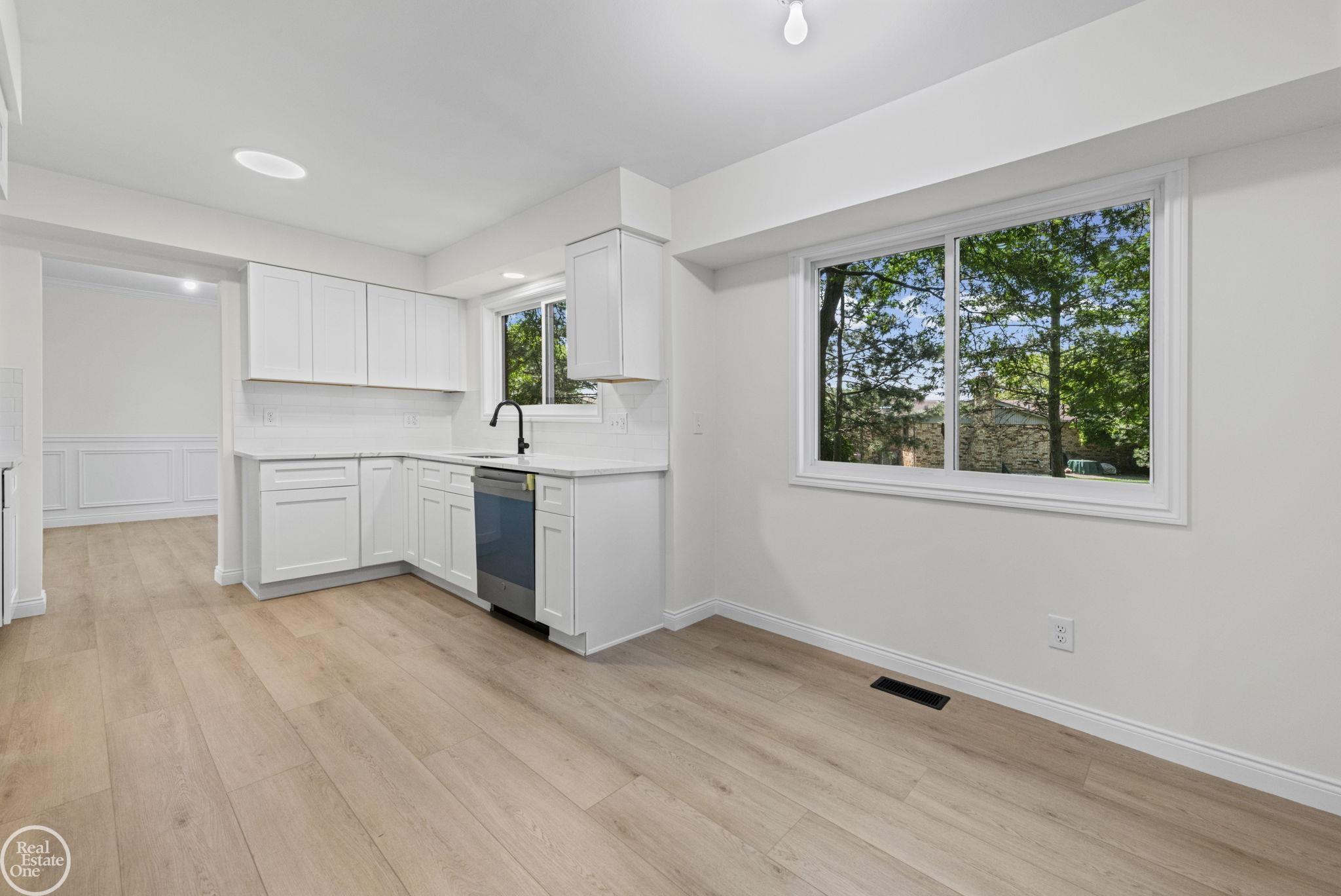 property viewer photo 15