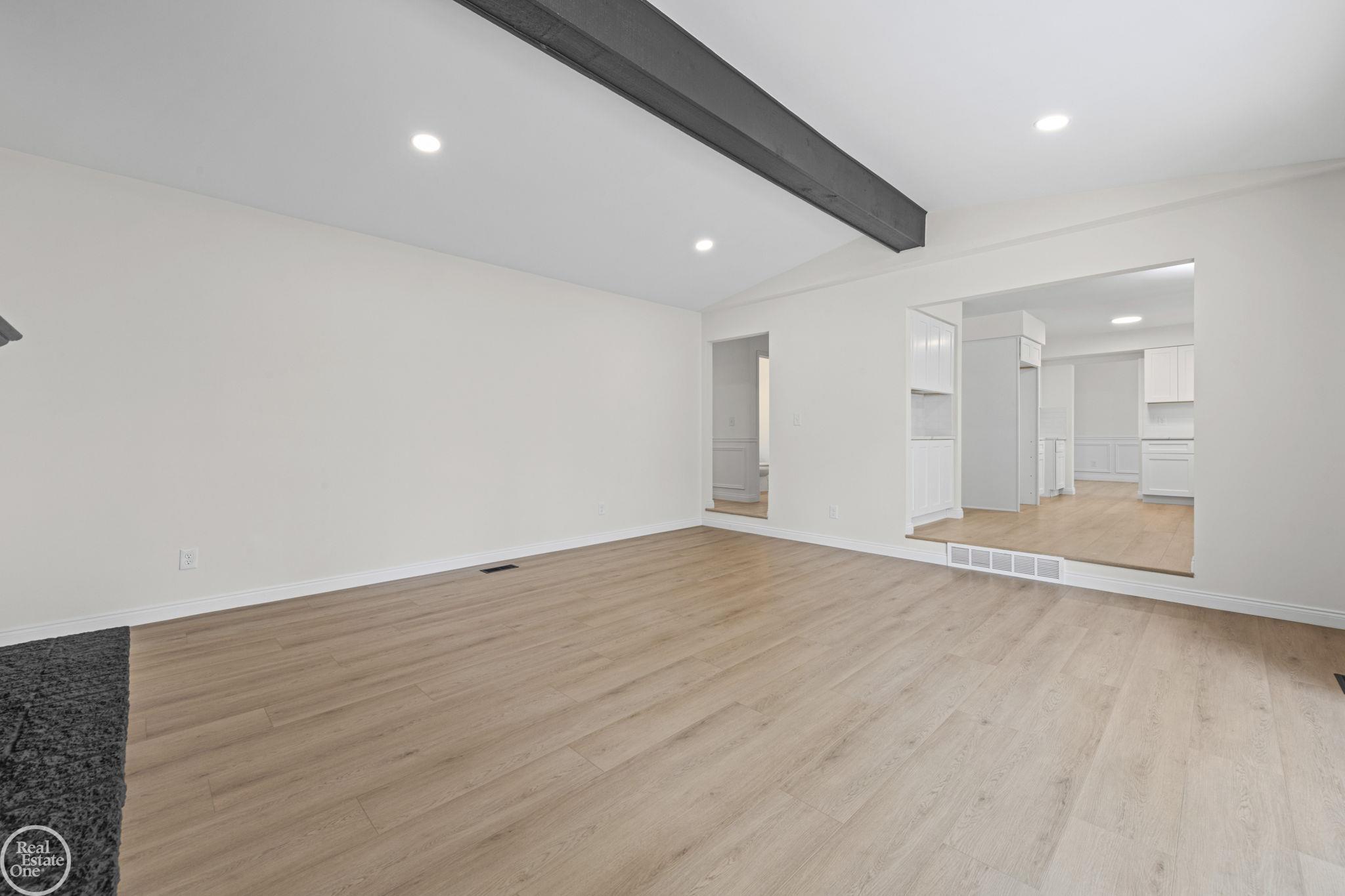 property viewer photo 17
