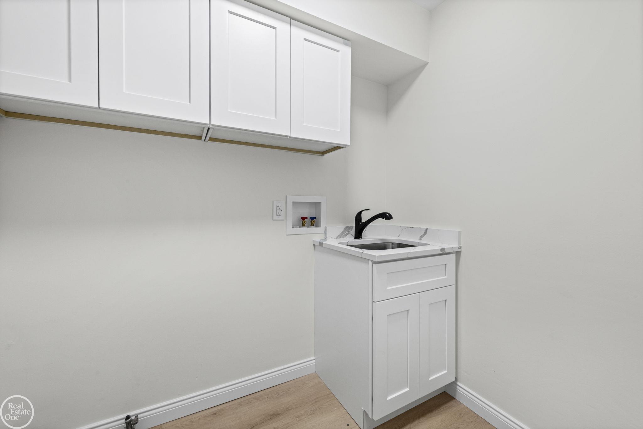 property viewer photo 18