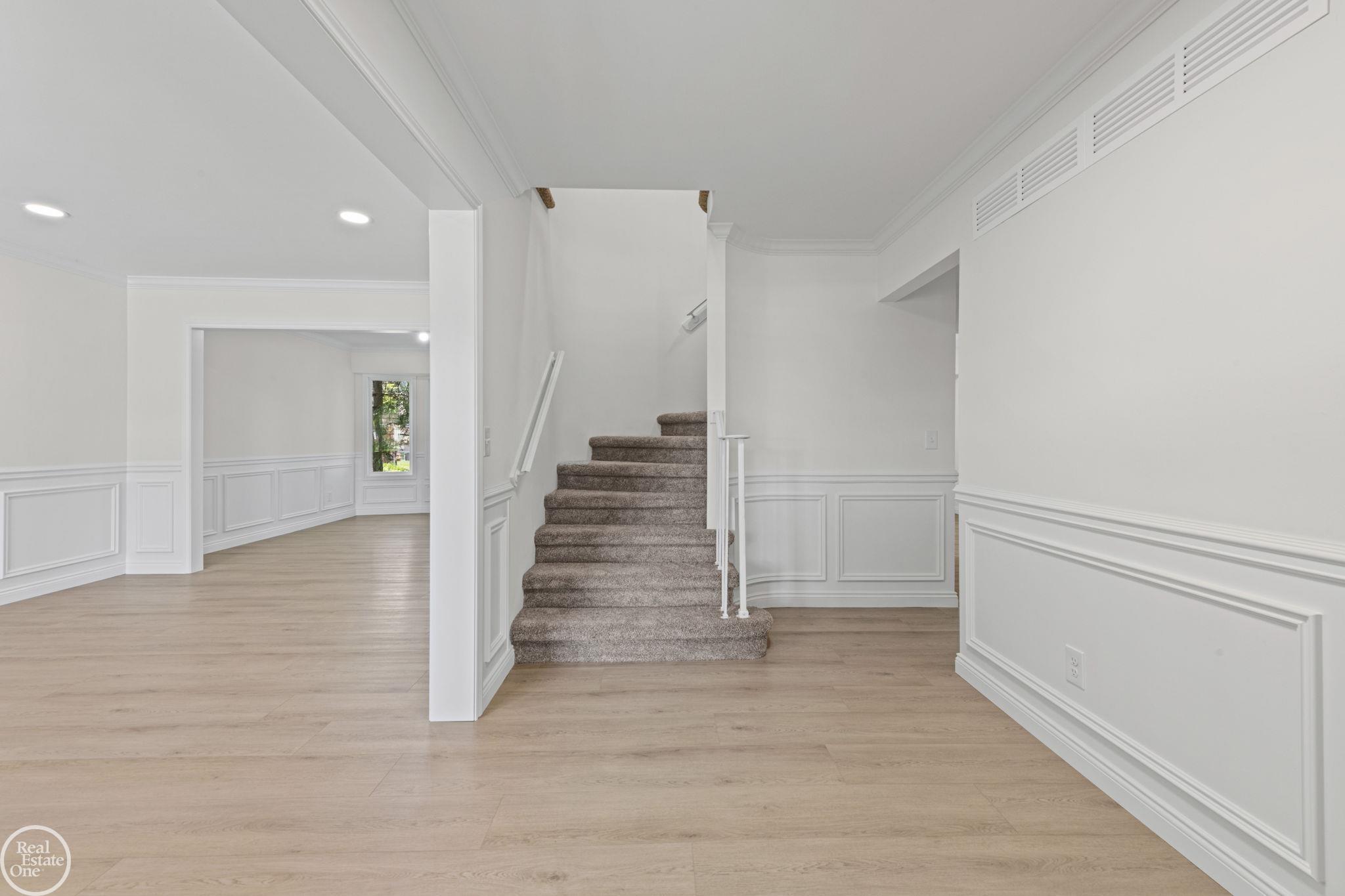 property viewer photo 5