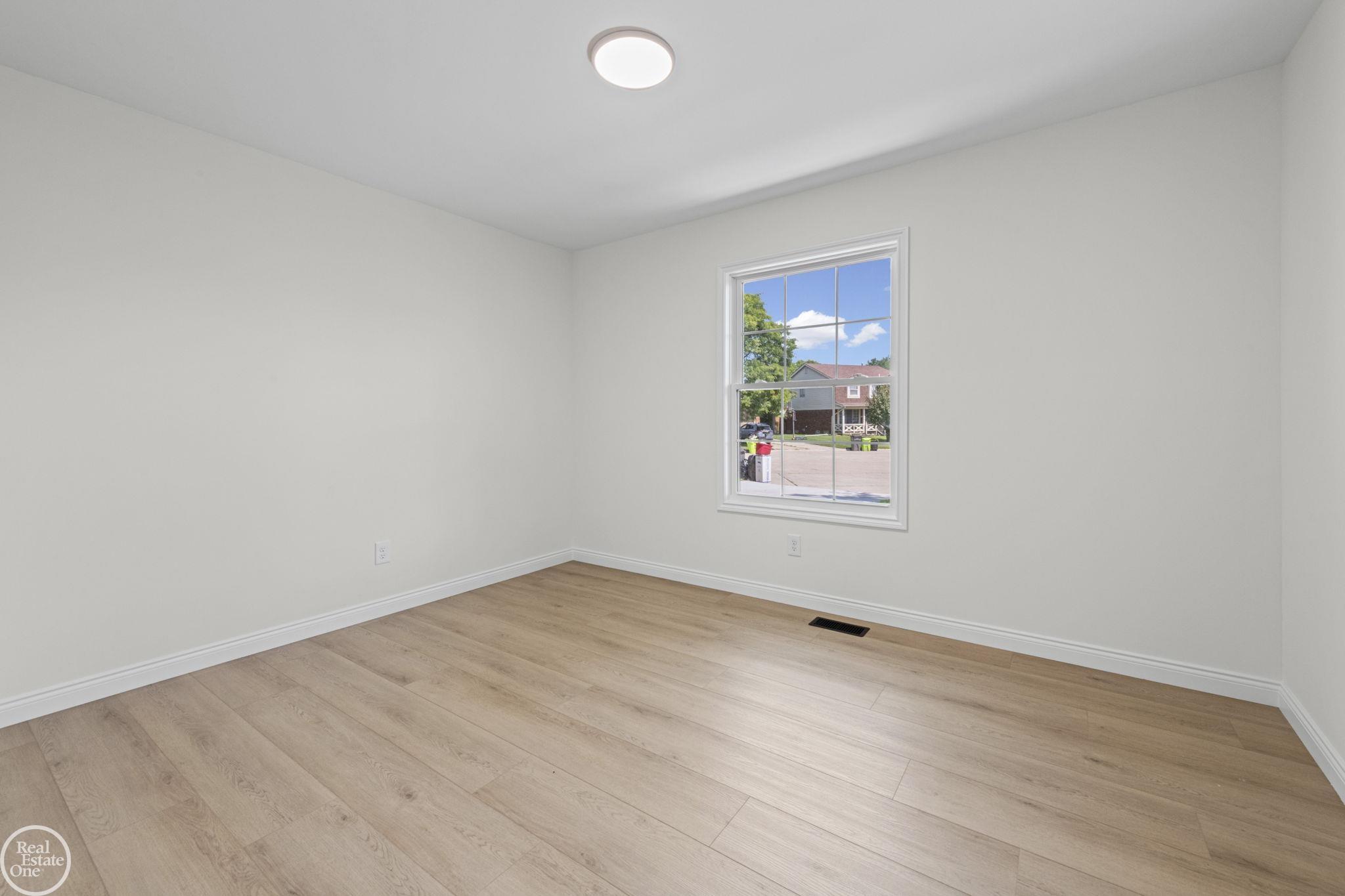 property viewer photo 6