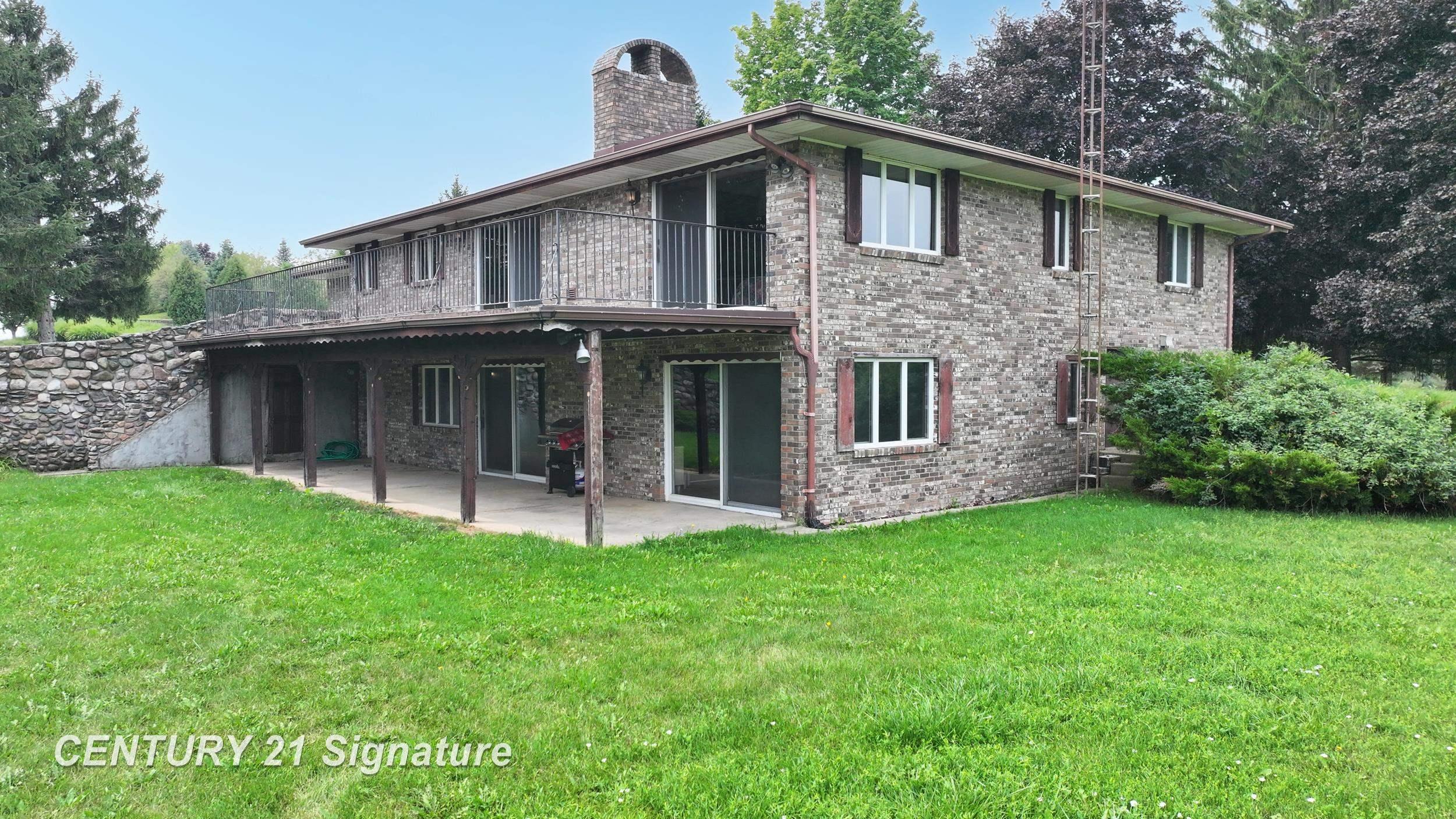 main property photo 11