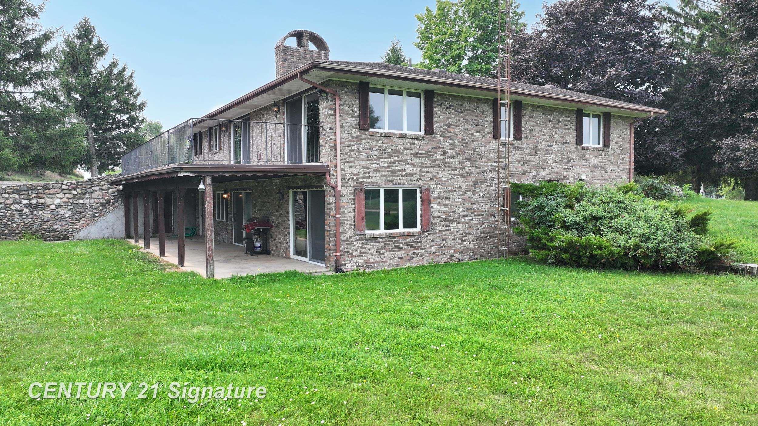 main property photo 12