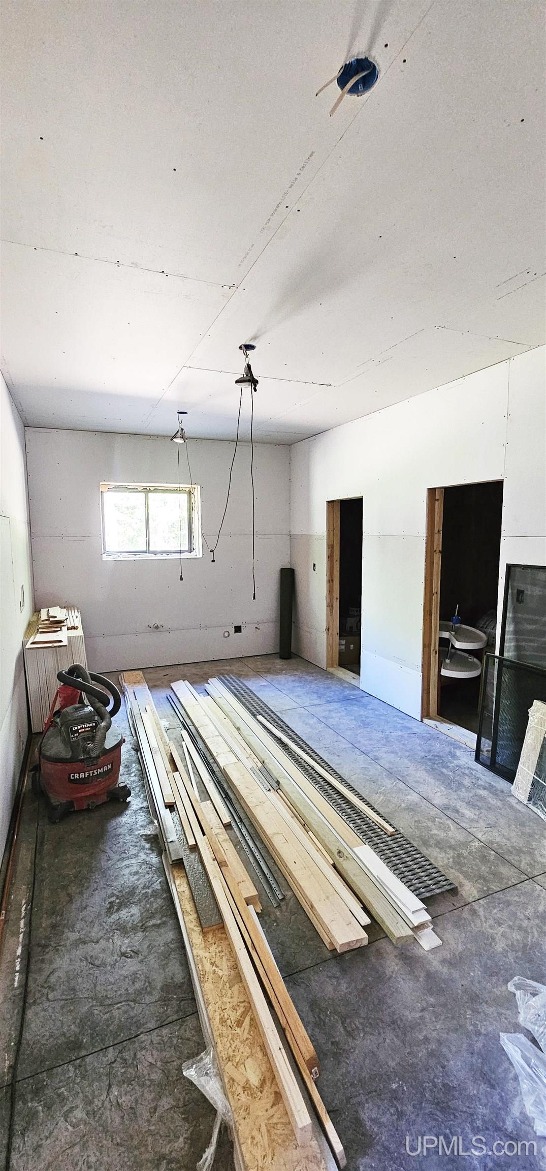 main property photo 68