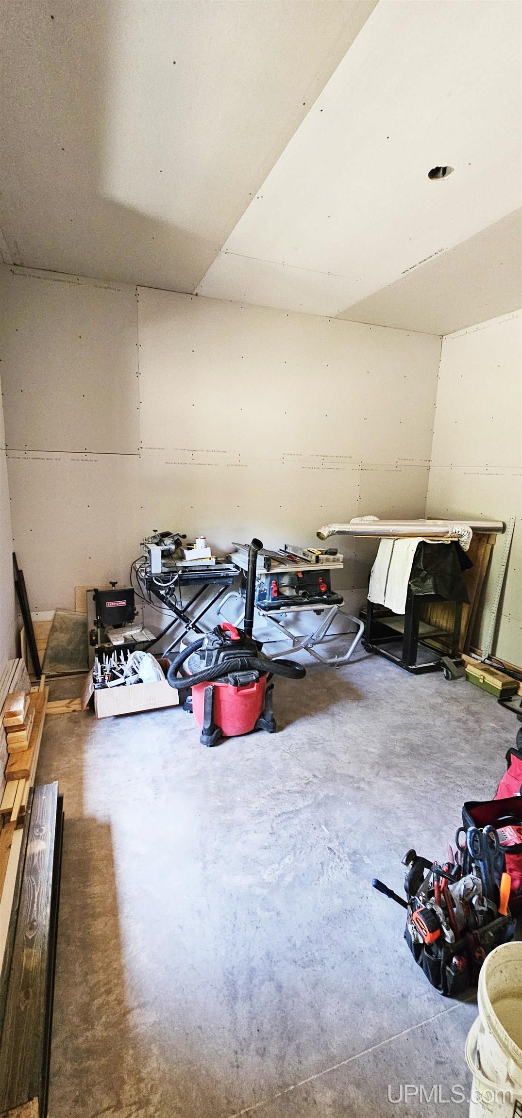 main property photo 70