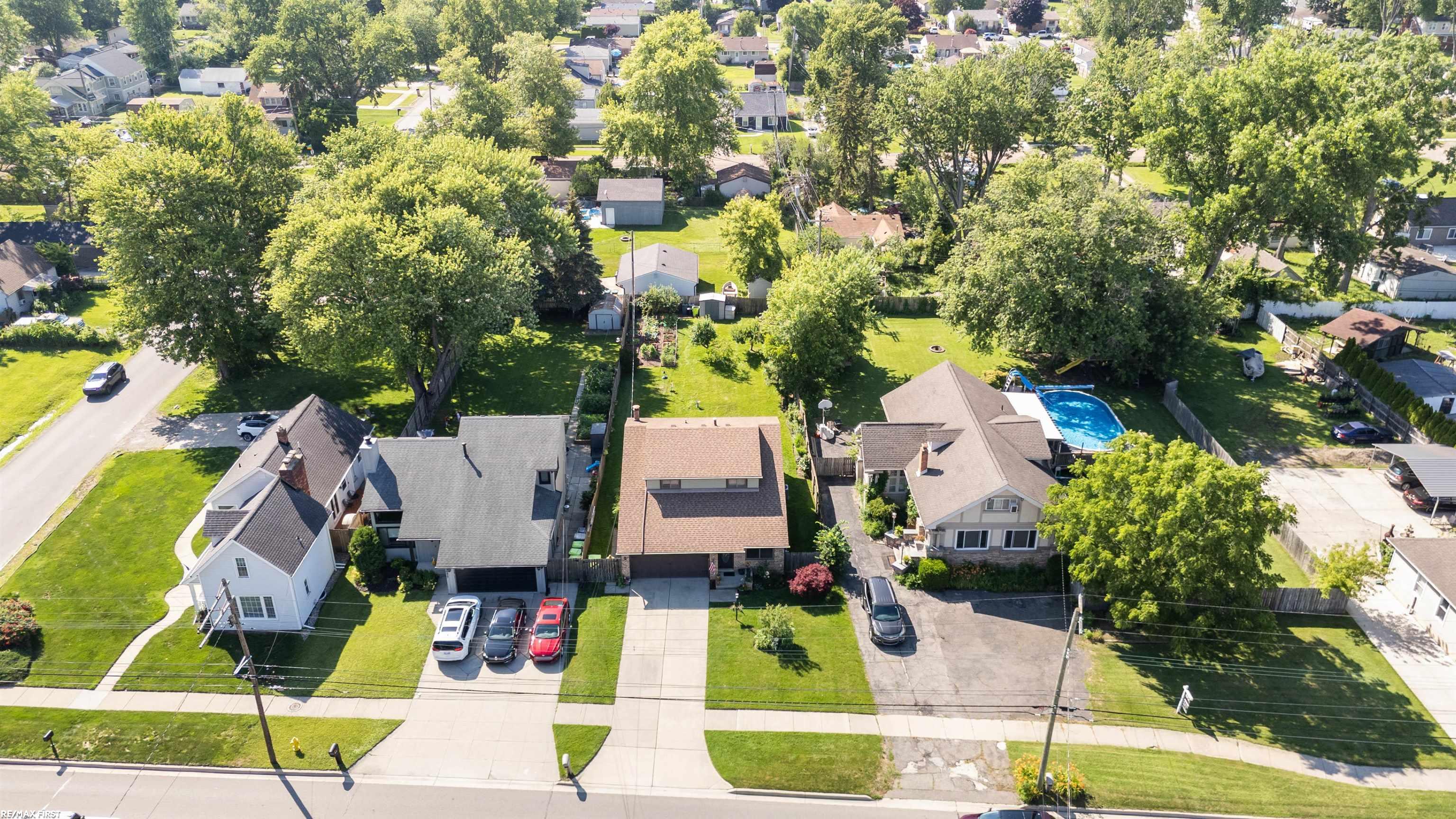 main property photo 27