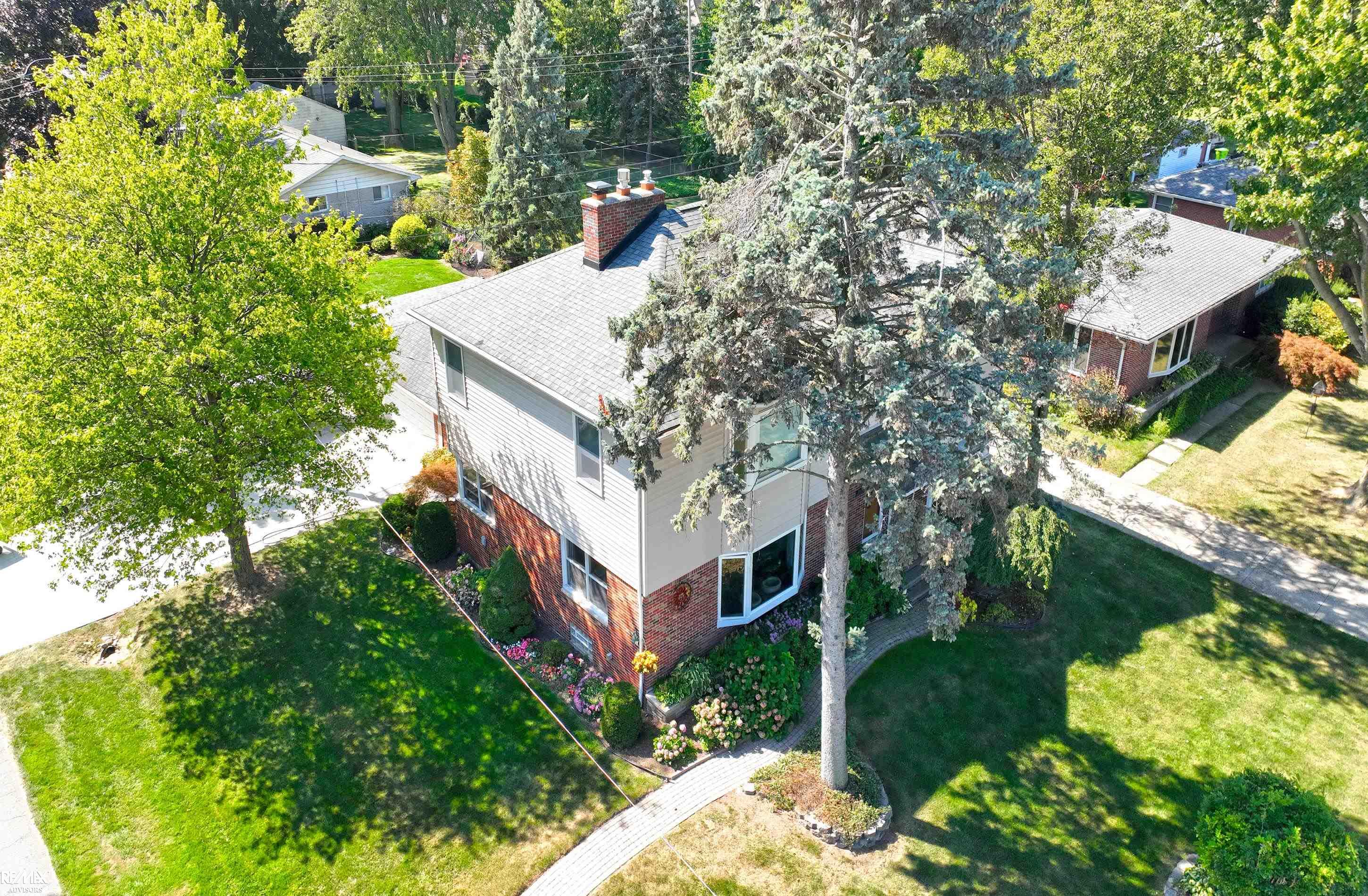 main property photo 45