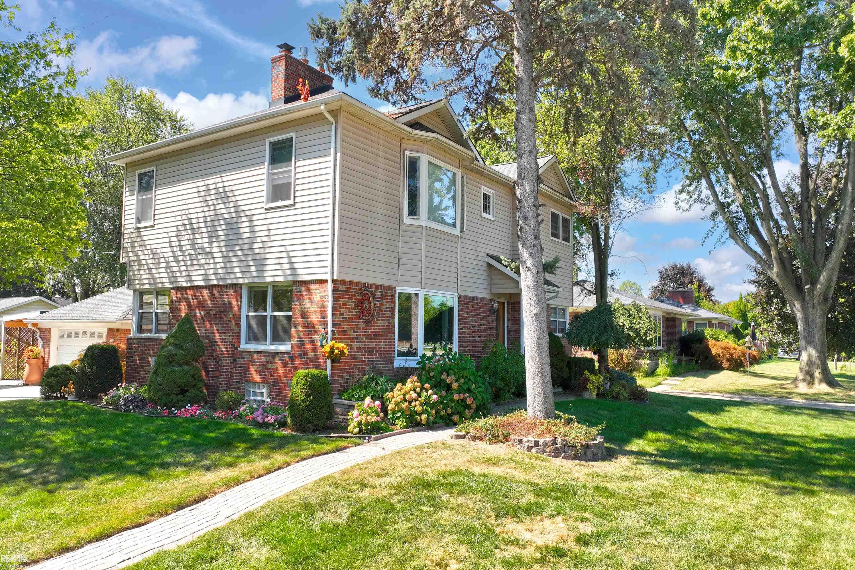 main property photo 5