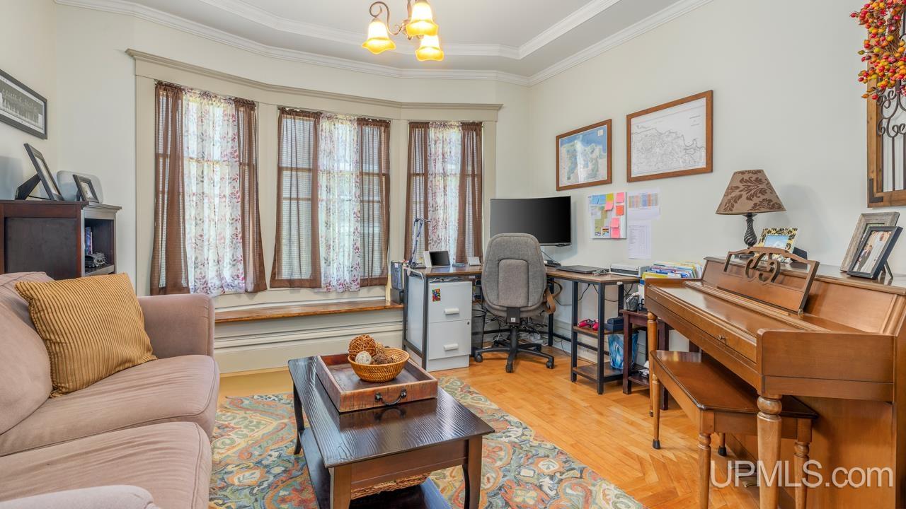 property viewer photo 2