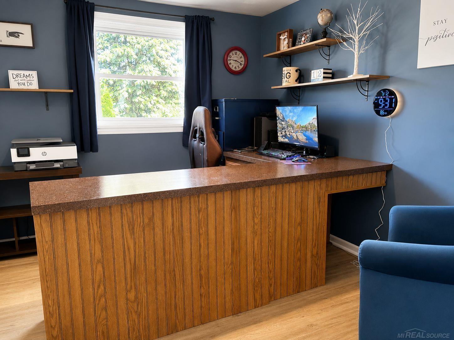 main property photo 30
