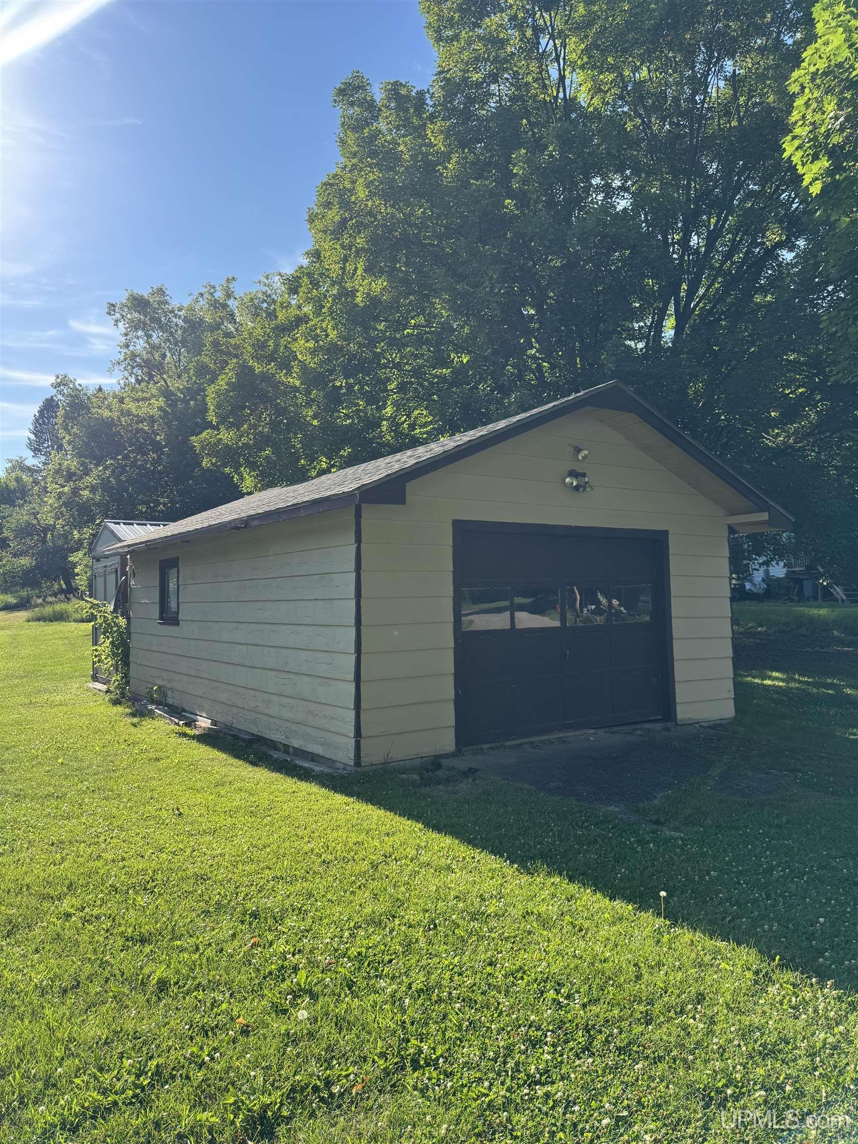 property viewer photo 16