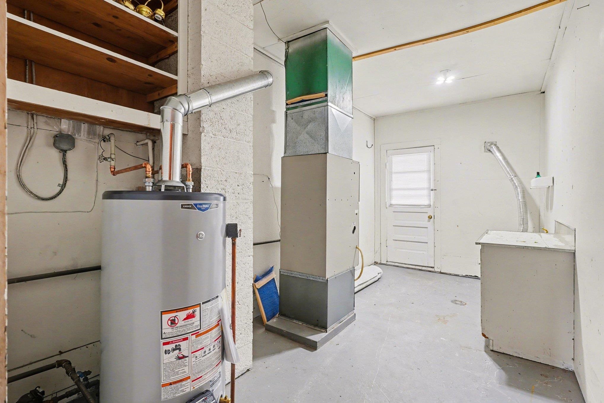 main property photo 15