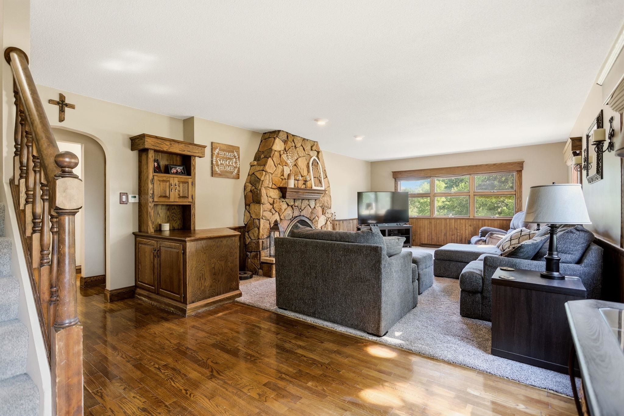 main property photo 9