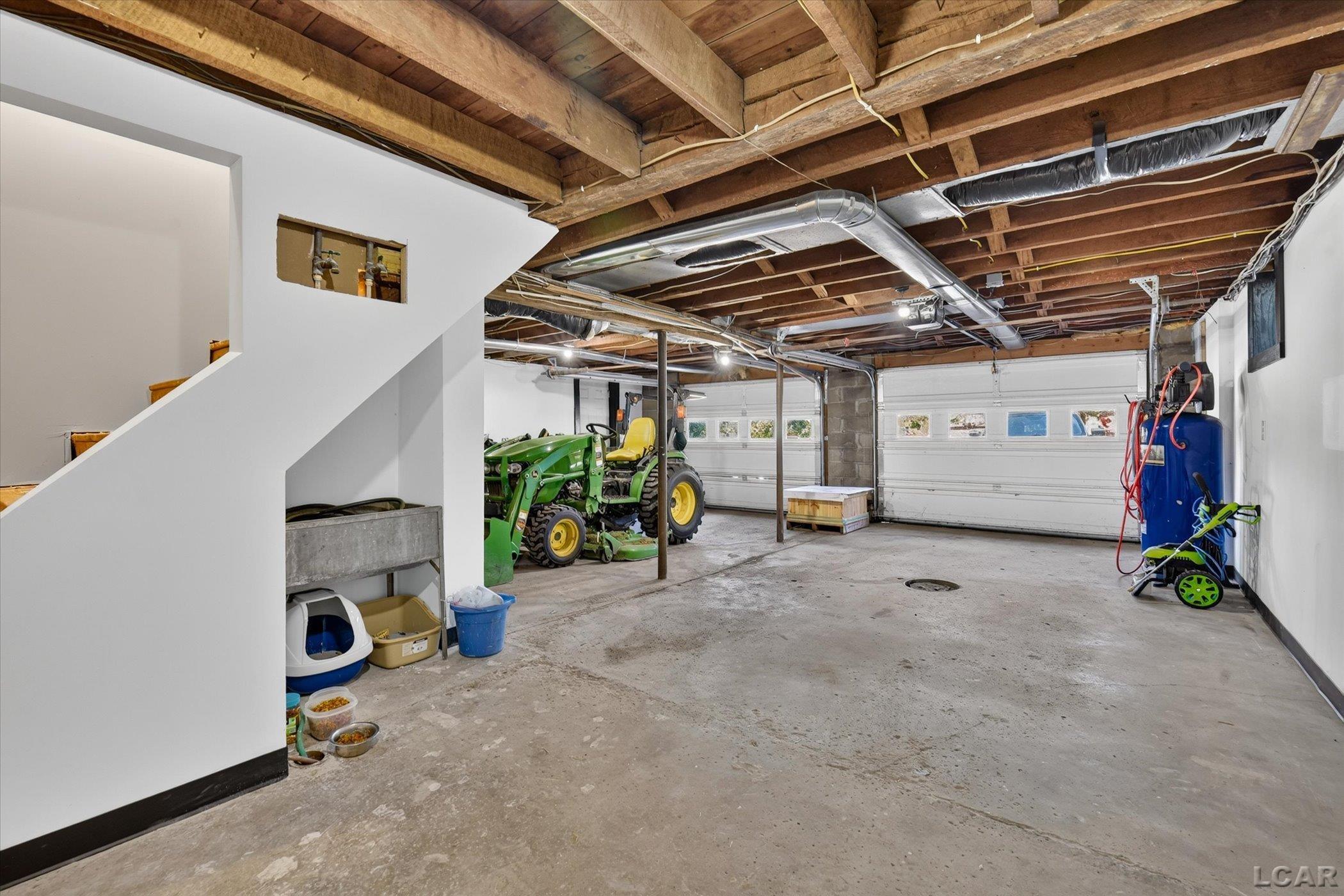 main property photo 50